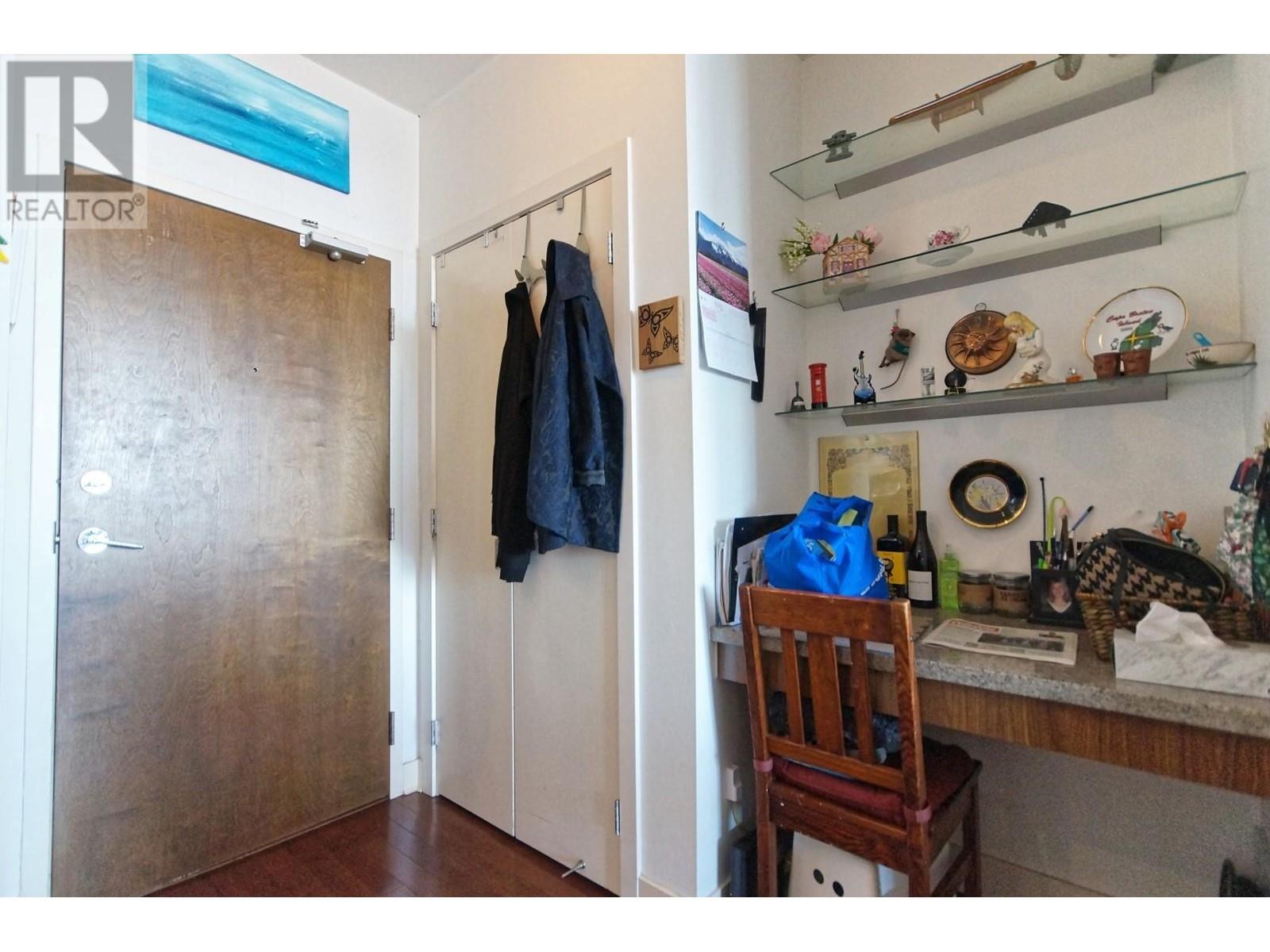 1609 155 W 1st Street, North Vancouver, British Columbia  V7M 3N8 - Photo 2 - R2968621
