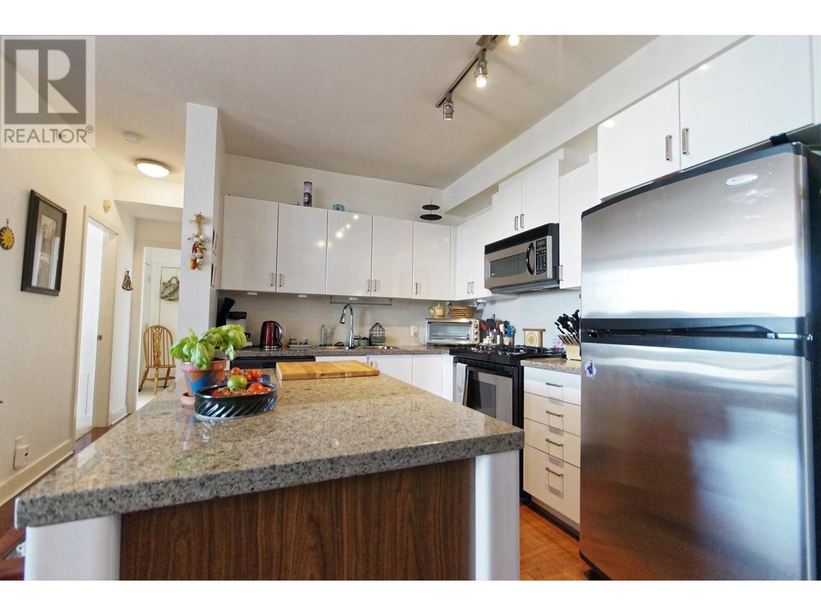 1609 155 W 1st Street, North Vancouver, British Columbia  V7M 3N8 - Photo 3 - R2968621