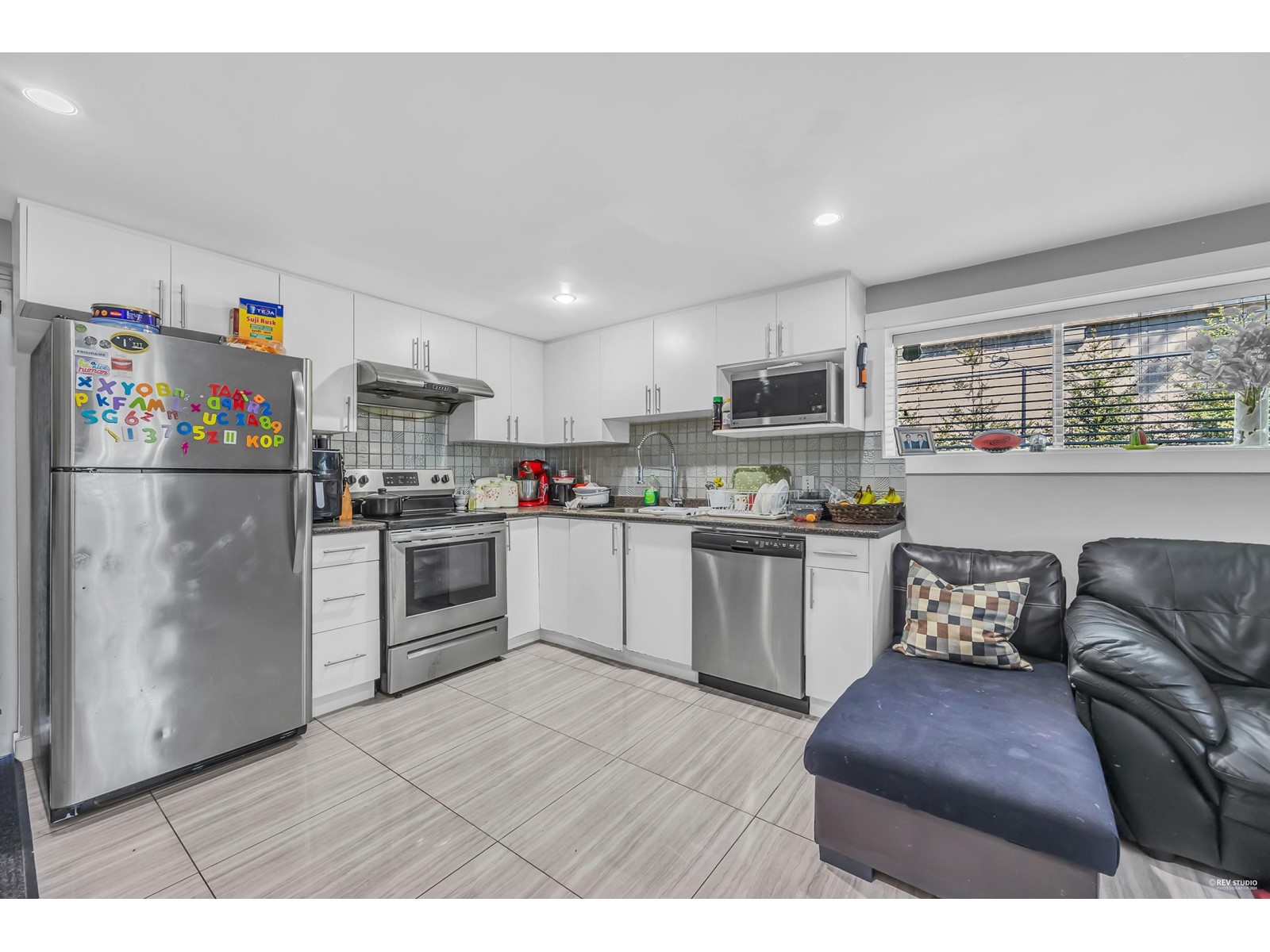 Property at 13733 67A AVENUE image 3