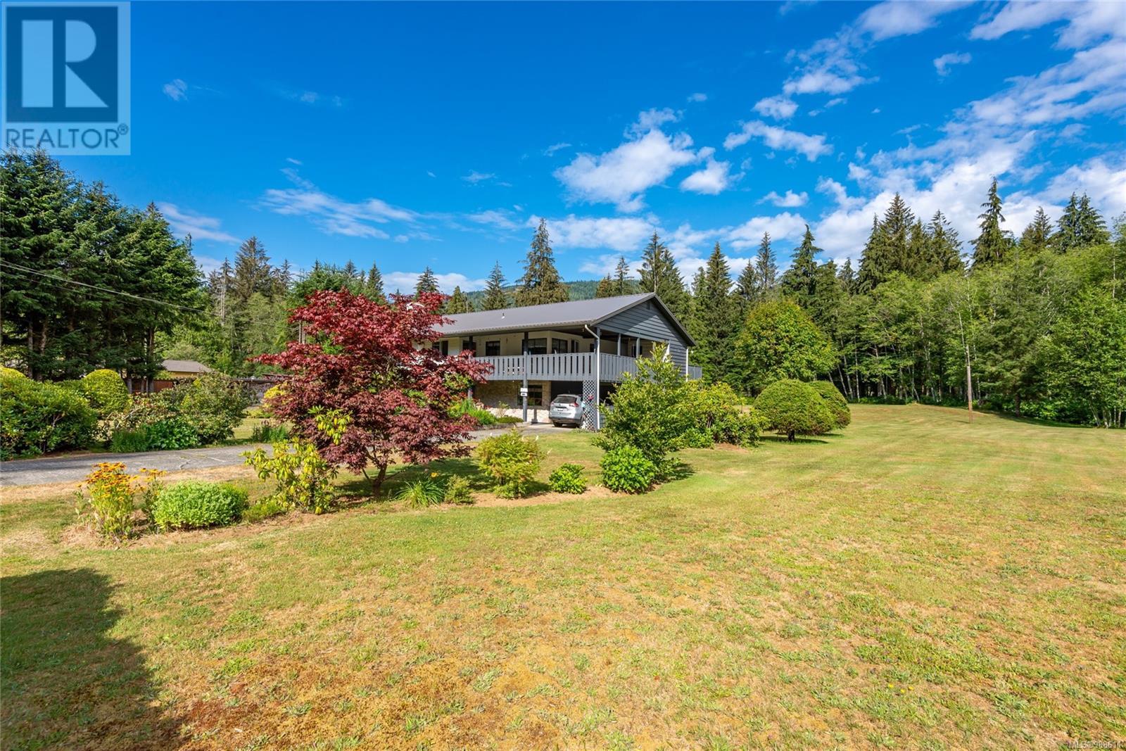 Property at 1301 Sayward Rd image 3