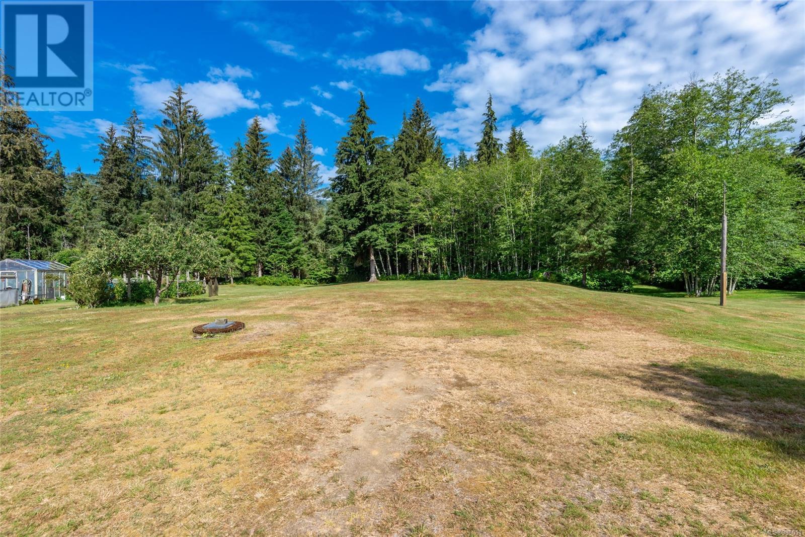 Property at 1301 Sayward Rd image 5
