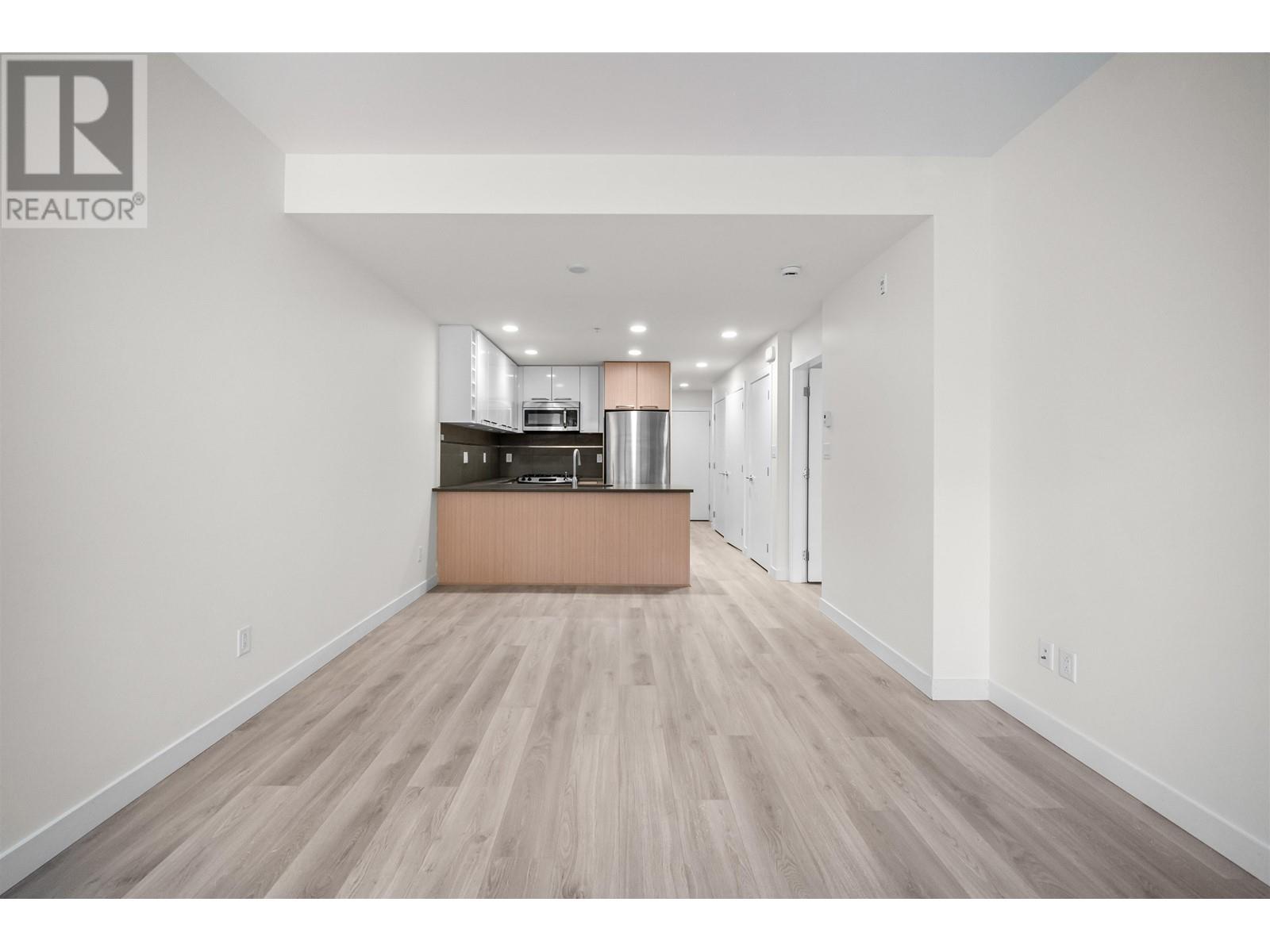 Listing Picture 4 of 14 : 206 9350 UNIVERSITY HIGH STREET, Burnaby / 本拿比 - 魯藝地產 Yvonne Lu Group - MLS Medallion Club Member