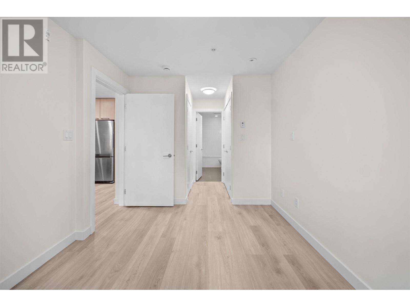 Listing Picture 13 of 14 : 206 9350 UNIVERSITY HIGH STREET, Burnaby / 本拿比 - 魯藝地產 Yvonne Lu Group - MLS Medallion Club Member