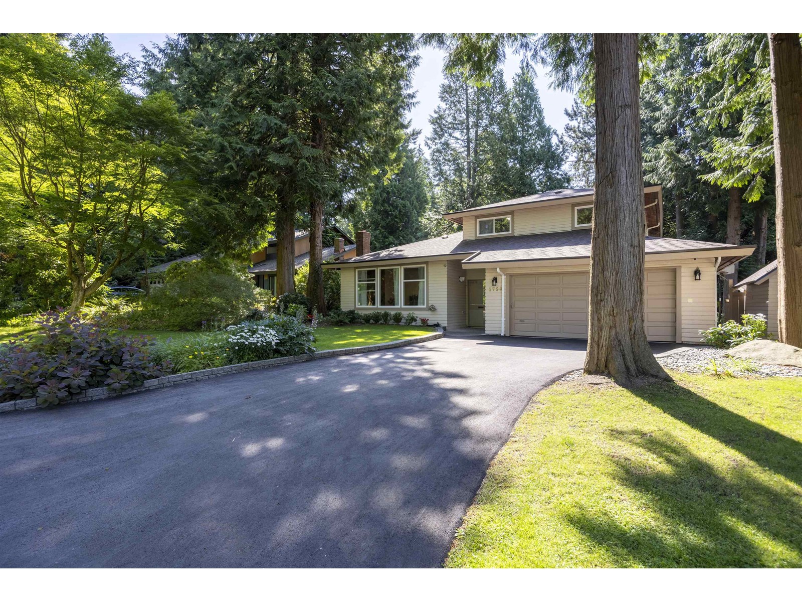 1750 AMBLE GREENE DRIVE, surrey, British Columbia