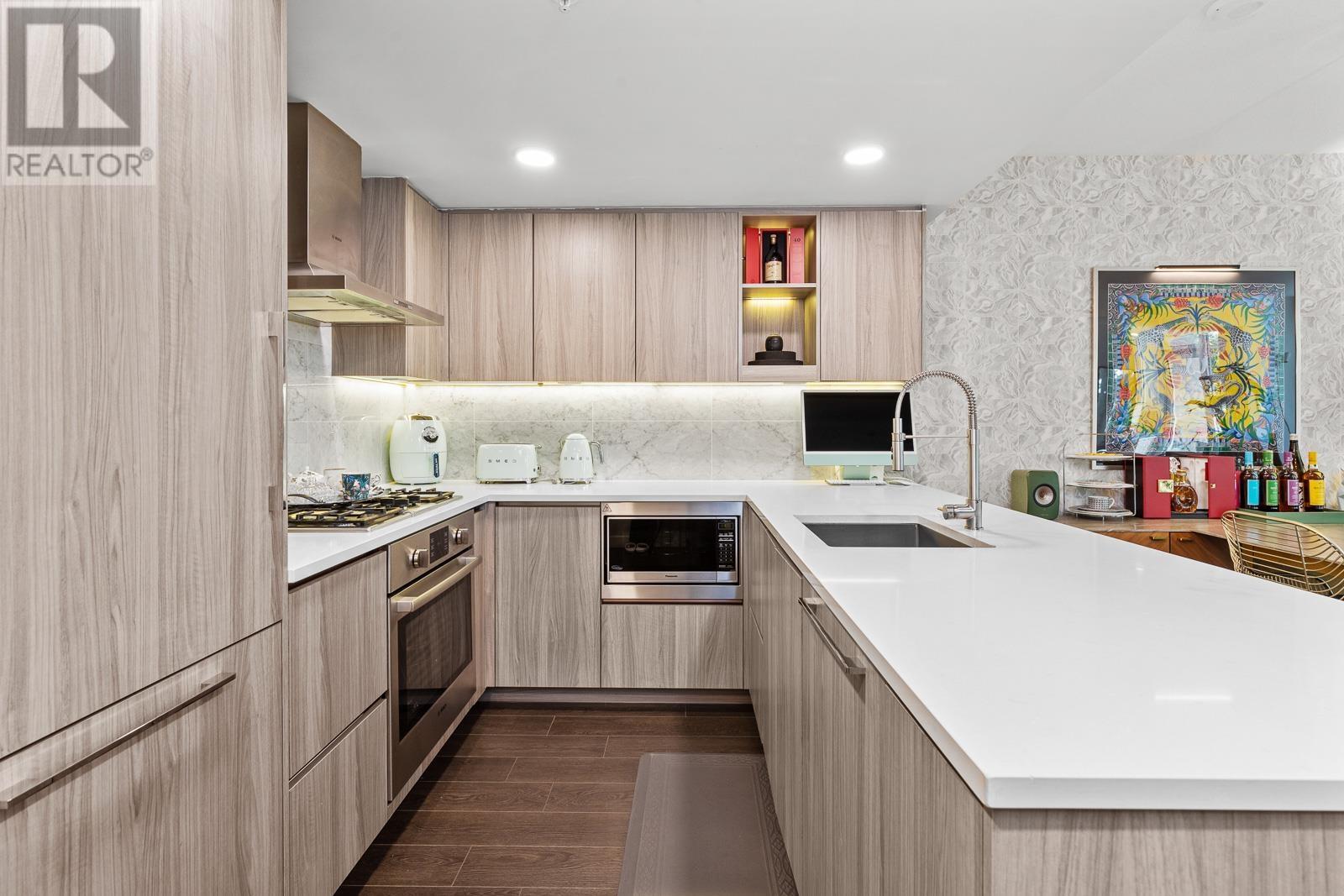 Listing Picture 14 of 28 : 312 3300 KETCHESON ROAD, Richmond / 烈治文 - 魯藝地產 Yvonne Lu Group - MLS Medallion Club Member