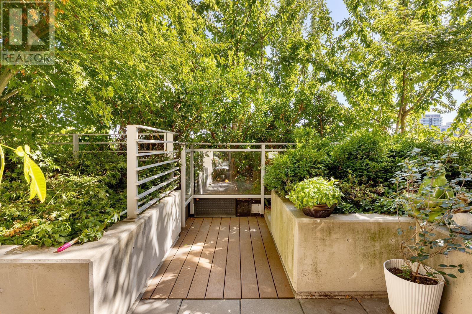 Listing Picture 26 of 28 : 312 3300 KETCHESON ROAD, Richmond / 烈治文 - 魯藝地產 Yvonne Lu Group - MLS Medallion Club Member