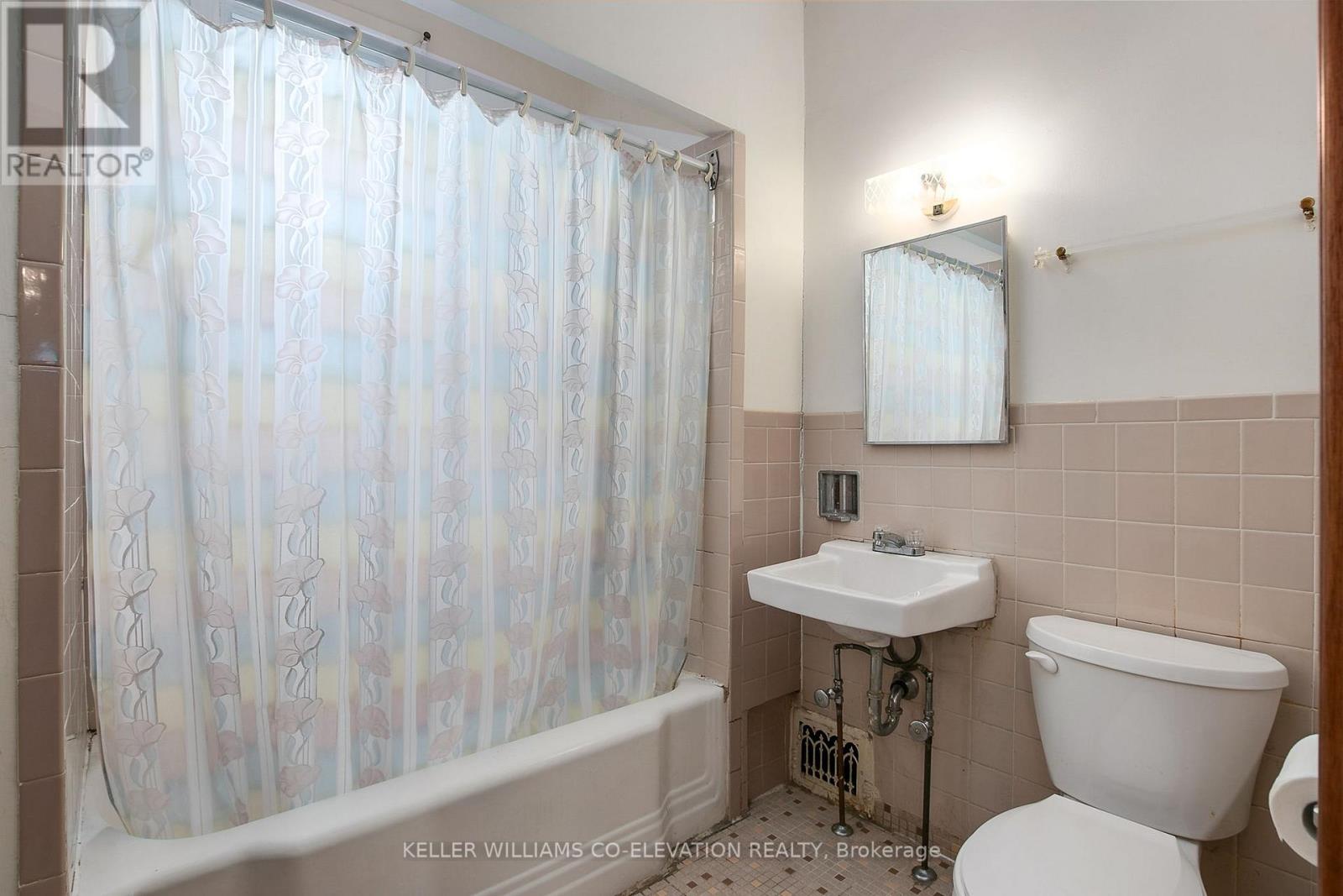 54 Hounslow Heath Road, Toronto (Weston-Pellam Park), Ontario  M6N 1G8 - Photo 25 - W11979786