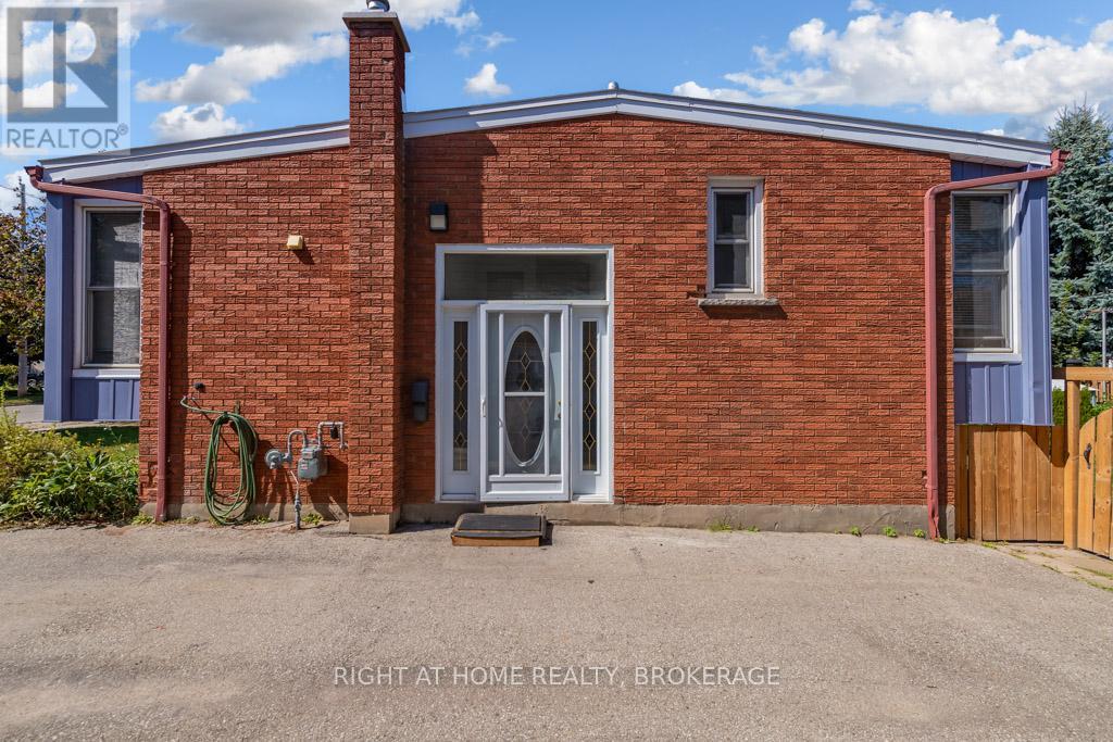 Property at 231 ALMA STREET N image 4