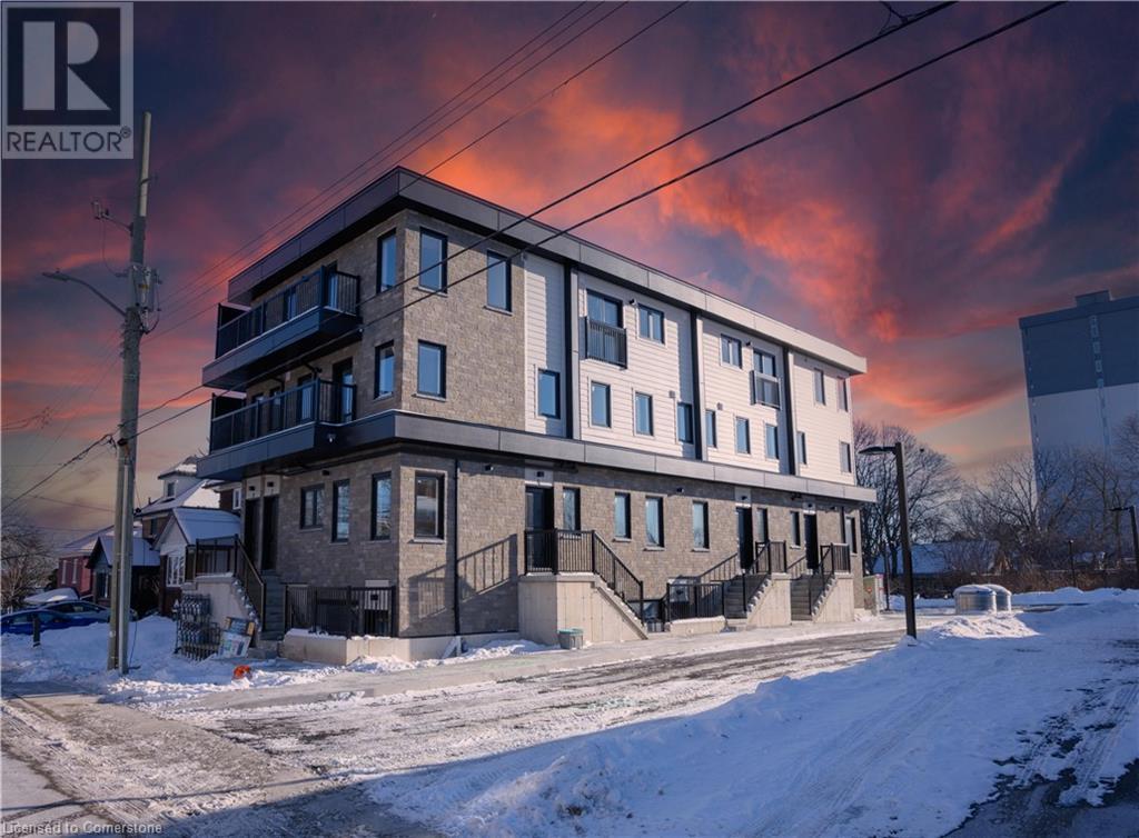 Property at 17 PETER Street Unit# 2 image 3