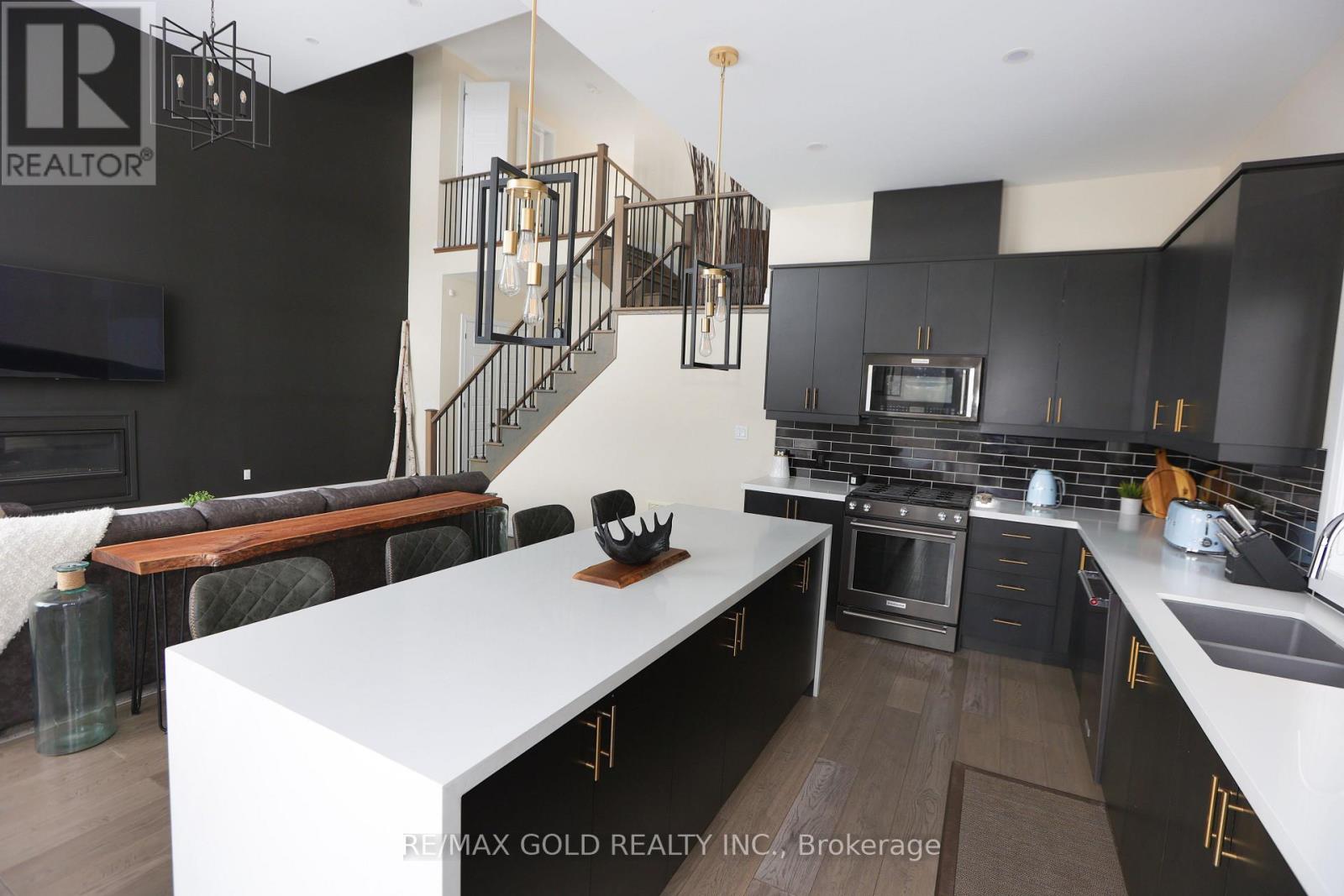 409 Somme Street, Woodstock, Ontario  N4T 0K3 - Photo 6 - X11962527