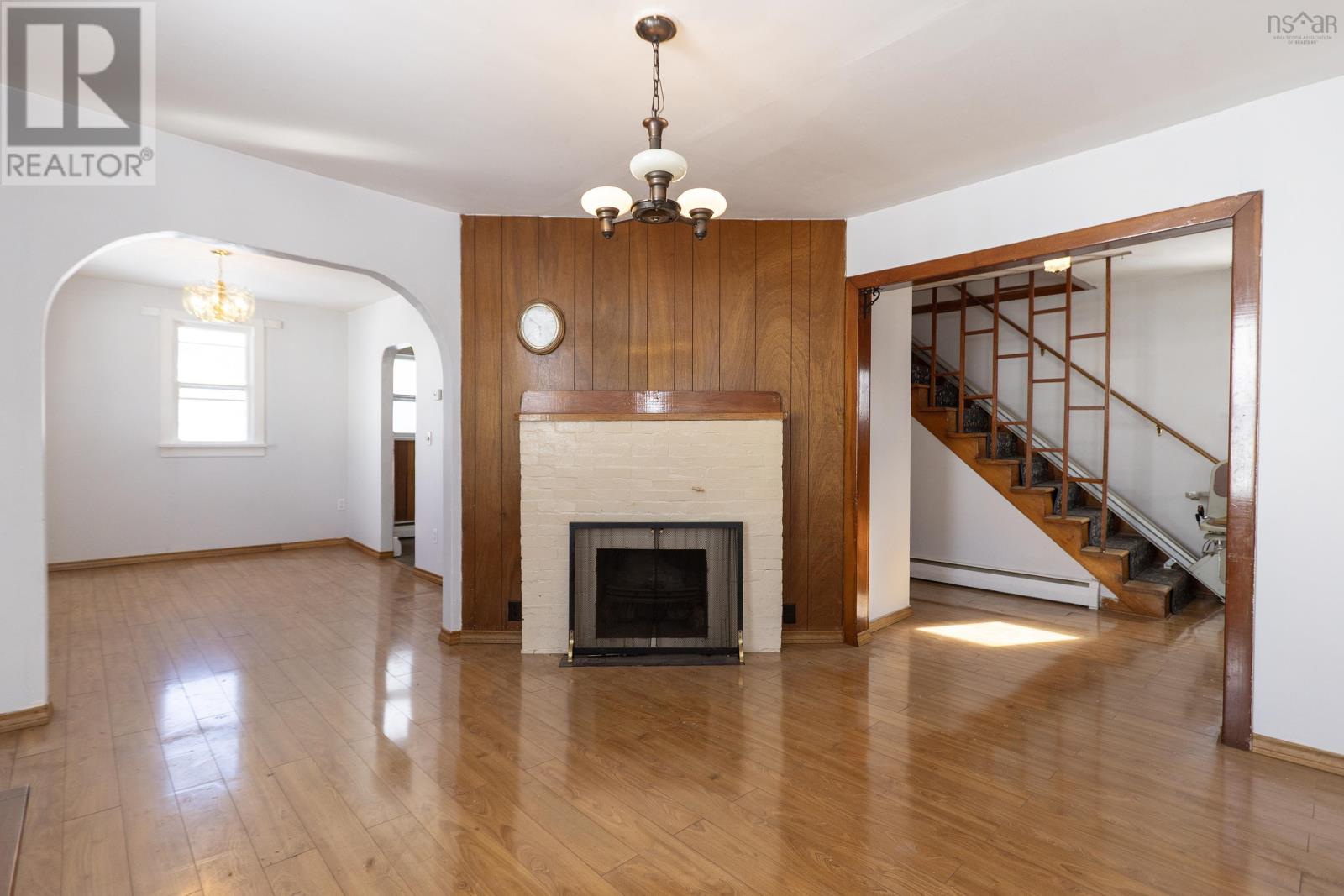 90 Mcfarlane Street, Springhill, Nova Scotia  B0M 1X0 - Photo 17 - 202503247