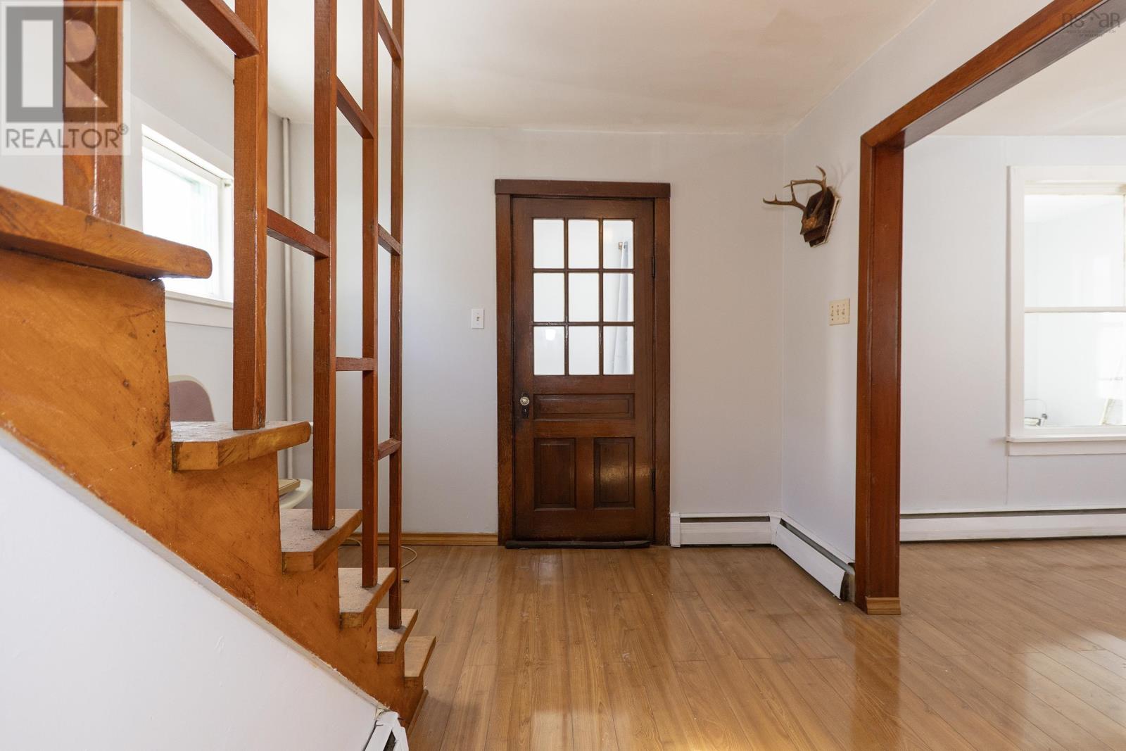 90 Mcfarlane Street, Springhill, Nova Scotia  B0M 1X0 - Photo 19 - 202503247