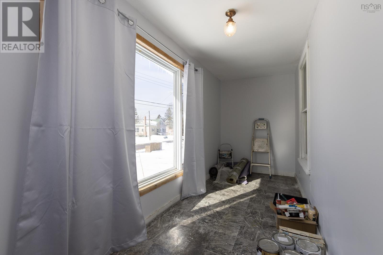 90 Mcfarlane Street, Springhill, Nova Scotia  B0M 1X0 - Photo 20 - 202503247