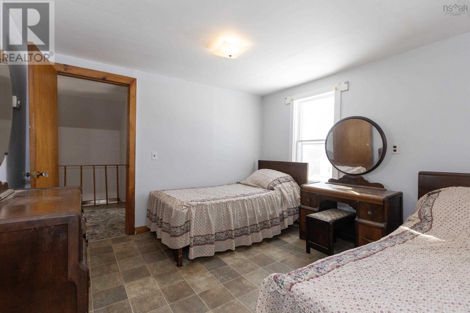 90 Mcfarlane Street, Springhill, Nova Scotia  B0M 1X0 - Photo 32 - 202503247