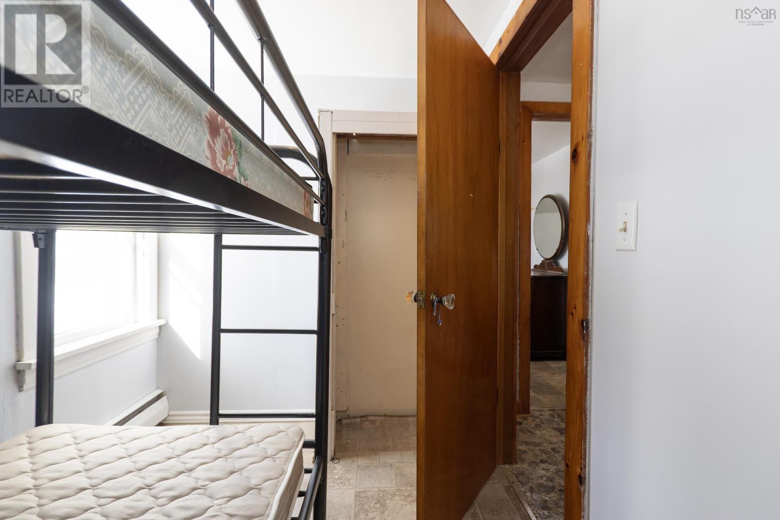 90 Mcfarlane Street, Springhill, Nova Scotia  B0M 1X0 - Photo 34 - 202503247