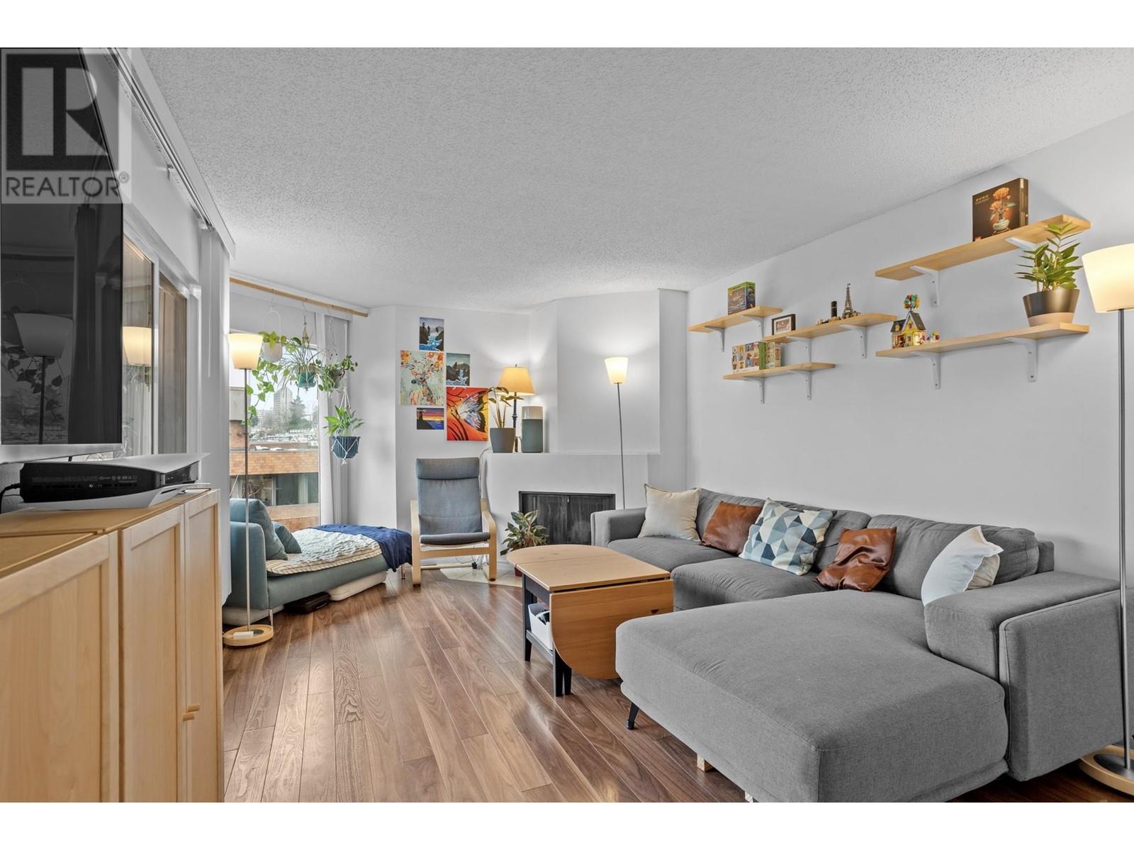 311 1345 W 4th Avenue, Vancouver, British Columbia  V6H 3Y8 - Photo 1 - R2968803