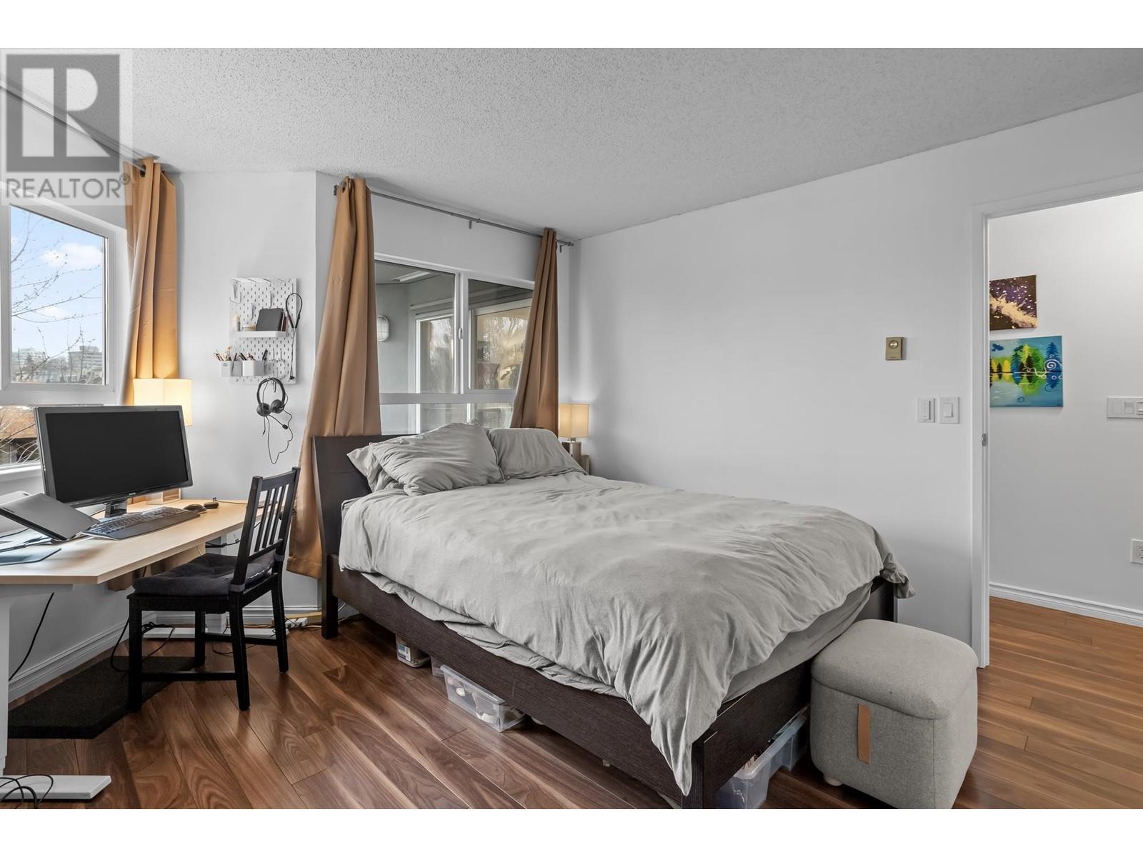 Listing Picture 11 of 36 : 311 1345 W 4TH AVENUE, Vancouver / 溫哥華 - 魯藝地產 Yvonne Lu Group - MLS Medallion Club Member