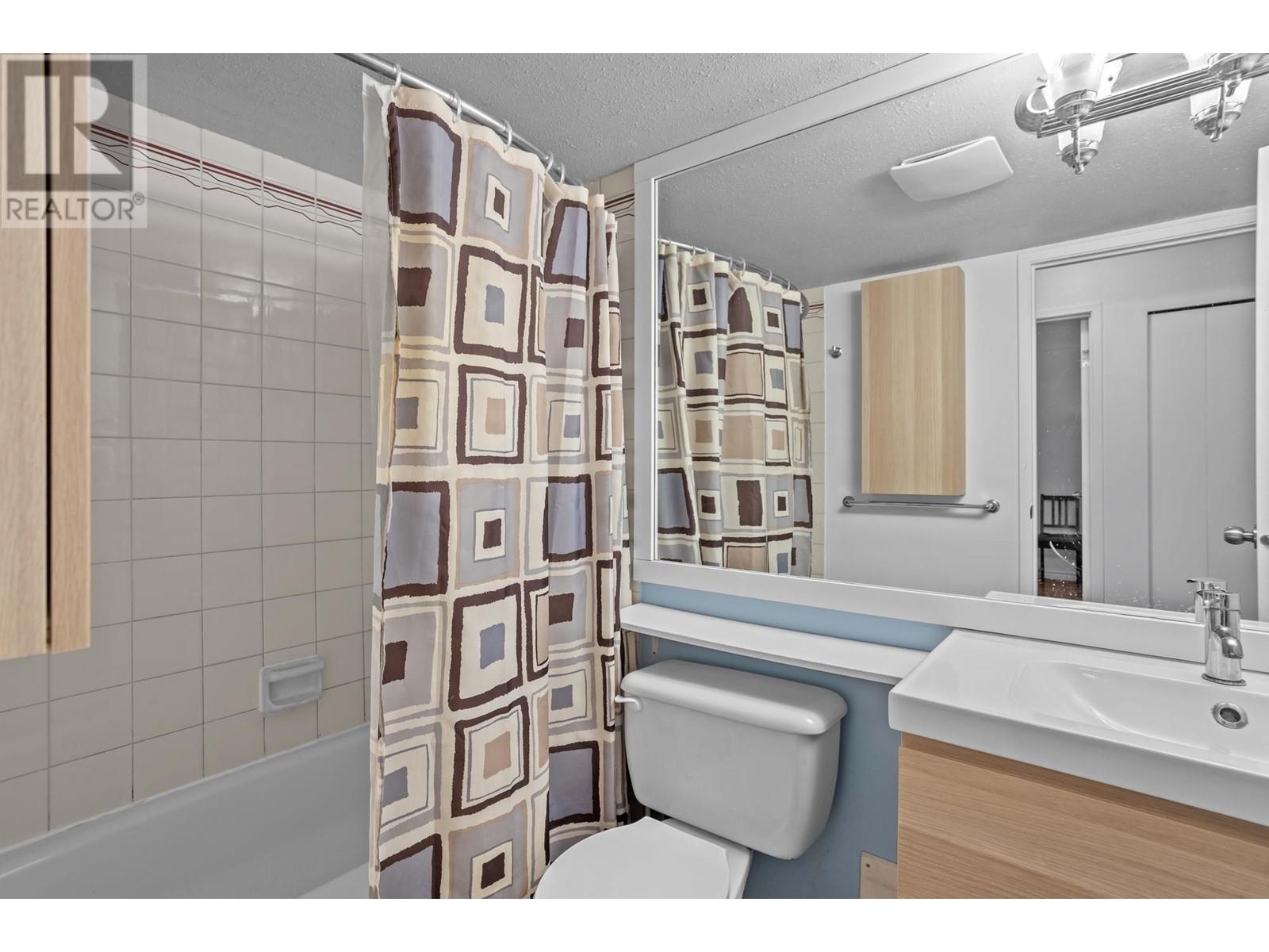 Listing Picture 16 of 36 : 311 1345 W 4TH AVENUE, Vancouver / 溫哥華 - 魯藝地產 Yvonne Lu Group - MLS Medallion Club Member