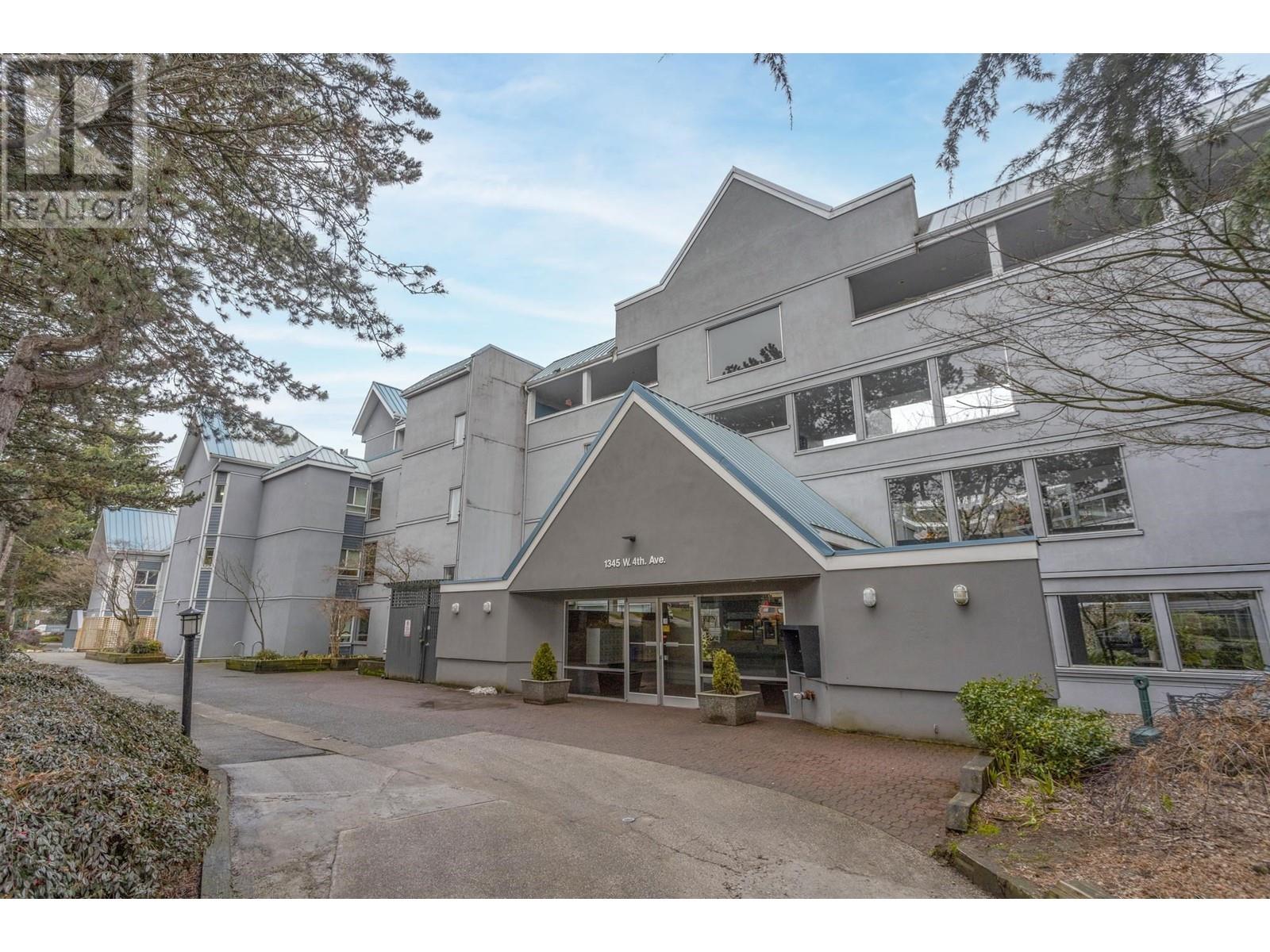 Listing Picture 35 of 36 : 311 1345 W 4TH AVENUE, Vancouver / 溫哥華 - 魯藝地產 Yvonne Lu Group - MLS Medallion Club Member