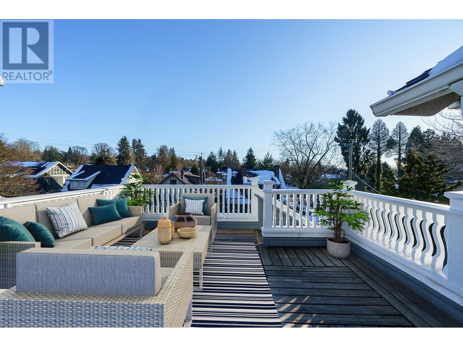 Listing Picture 8 of 19 : 3132 MAPLE STREET, Vancouver / 溫哥華 - 魯藝地產 Yvonne Lu Group - MLS Medallion Club Member