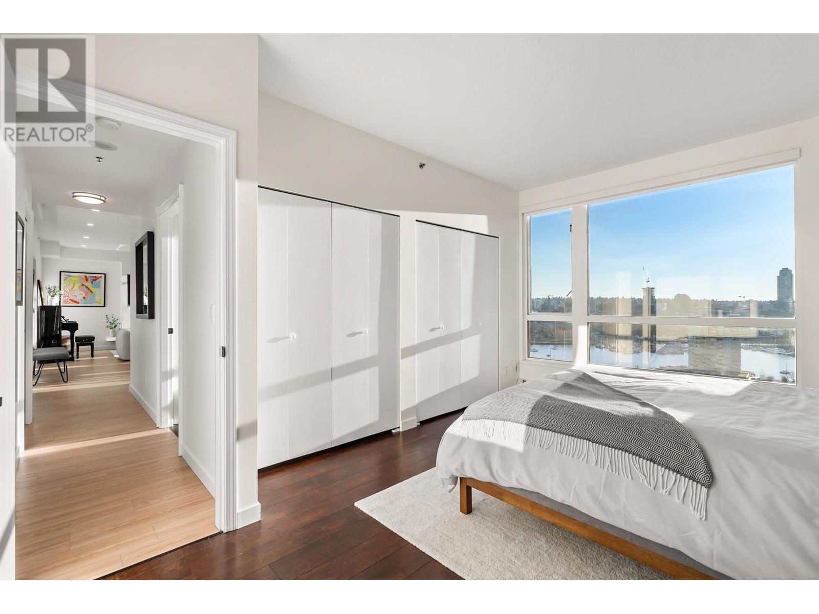 Listing Picture 25 of 38 : 2302 289 DRAKE STREET, Vancouver / 溫哥華 - 魯藝地產 Yvonne Lu Group - MLS Medallion Club Member