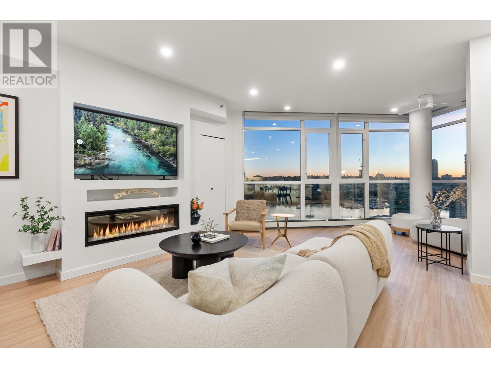 Listing Picture 14 of 38 : 2302 289 DRAKE STREET, Vancouver / 溫哥華 - 魯藝地產 Yvonne Lu Group - MLS Medallion Club Member