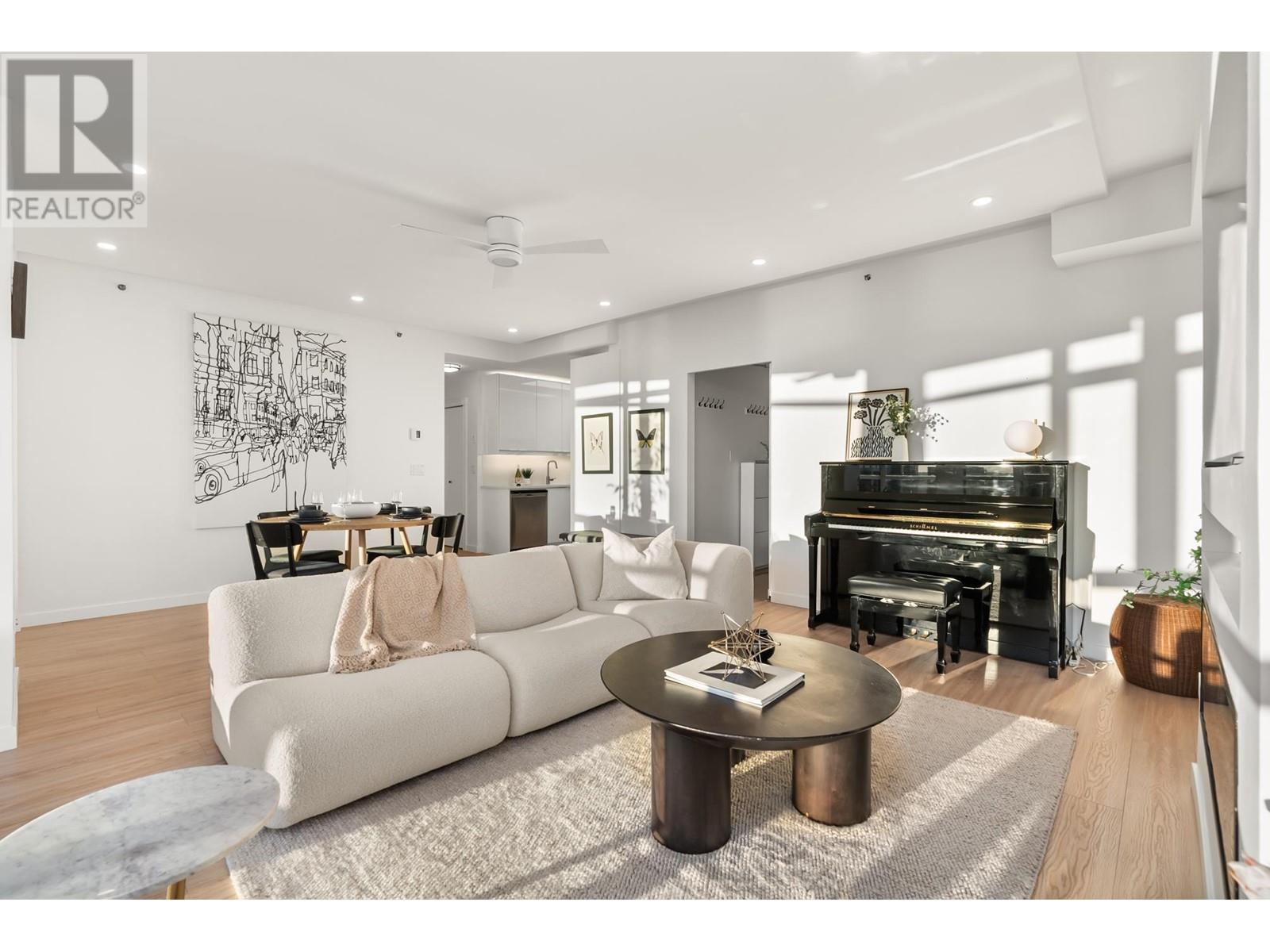 Listing Picture 10 of 38 : 2302 289 DRAKE STREET, Vancouver / 溫哥華 - 魯藝地產 Yvonne Lu Group - MLS Medallion Club Member