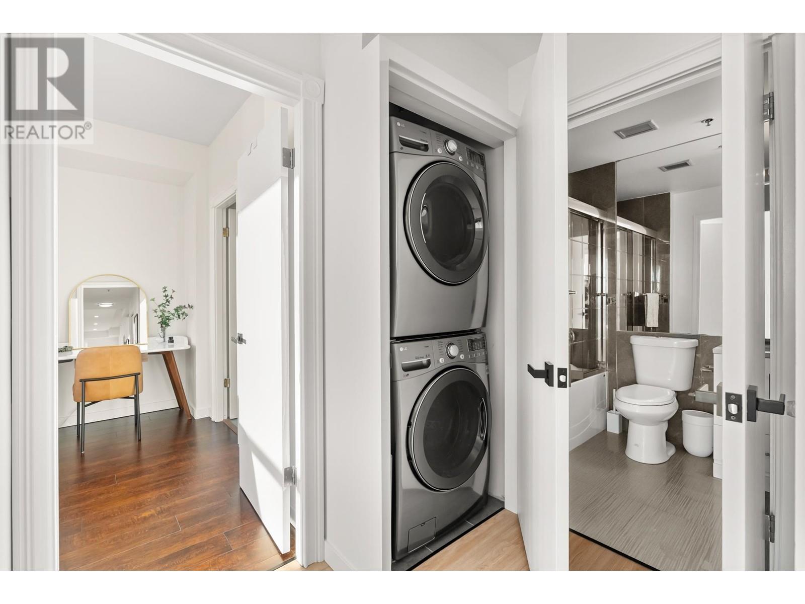 Listing Picture 23 of 38 : 2302 289 DRAKE STREET, Vancouver / 溫哥華 - 魯藝地產 Yvonne Lu Group - MLS Medallion Club Member