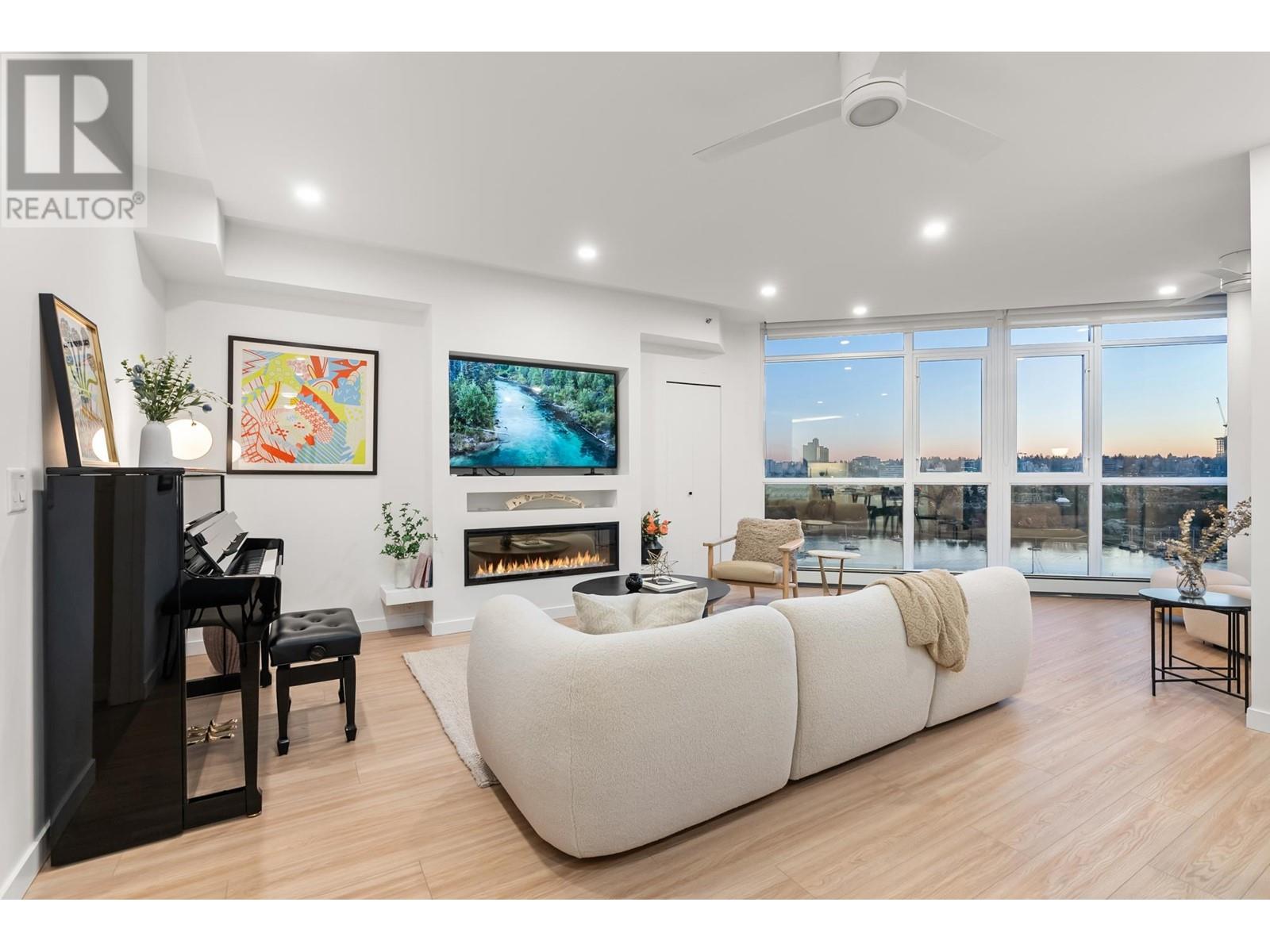 Listing Picture 11 of 38 : 2302 289 DRAKE STREET, Vancouver / 溫哥華 - 魯藝地產 Yvonne Lu Group - MLS Medallion Club Member