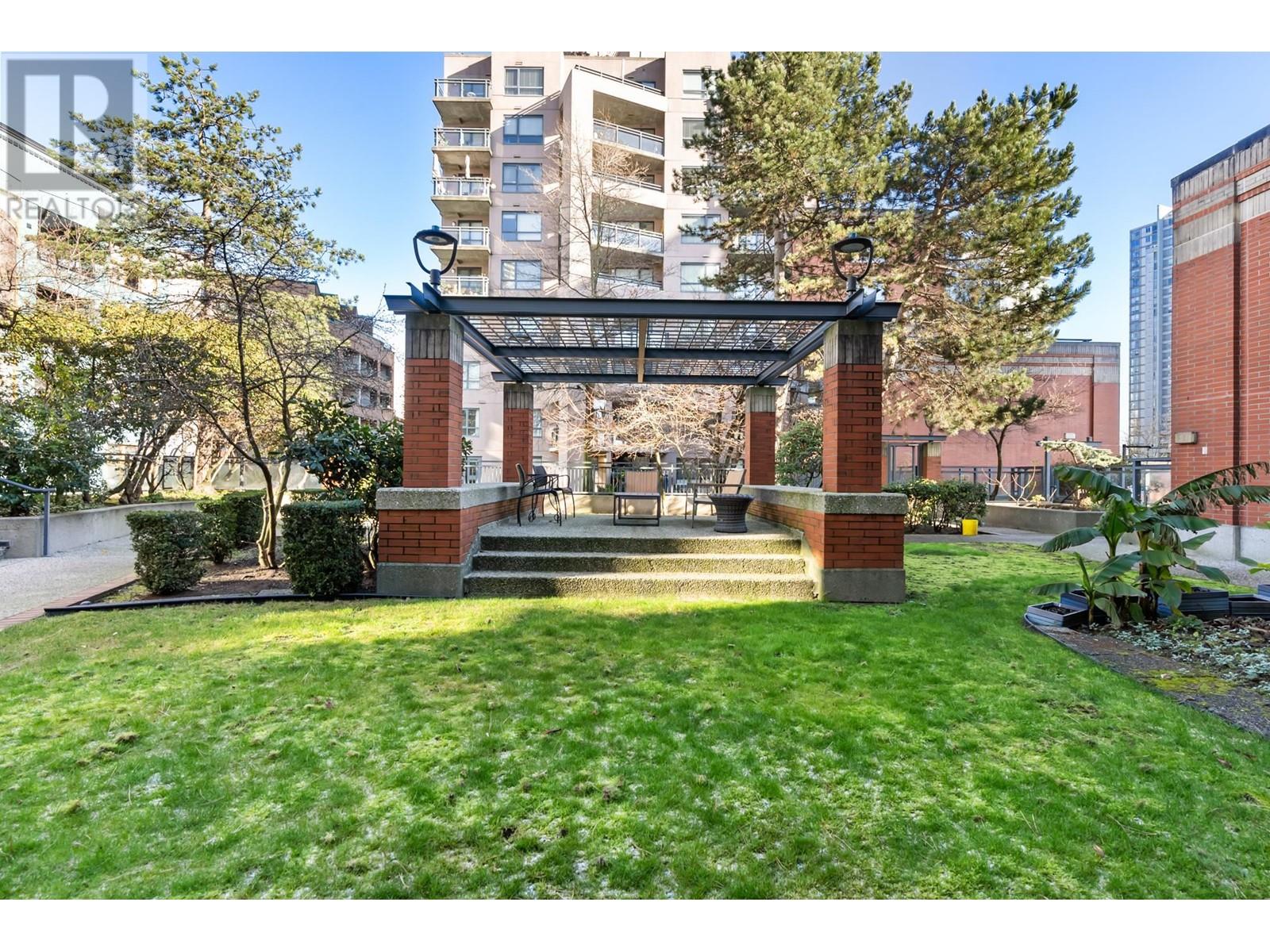 Listing Picture 35 of 38 : 2302 289 DRAKE STREET, Vancouver / 溫哥華 - 魯藝地產 Yvonne Lu Group - MLS Medallion Club Member