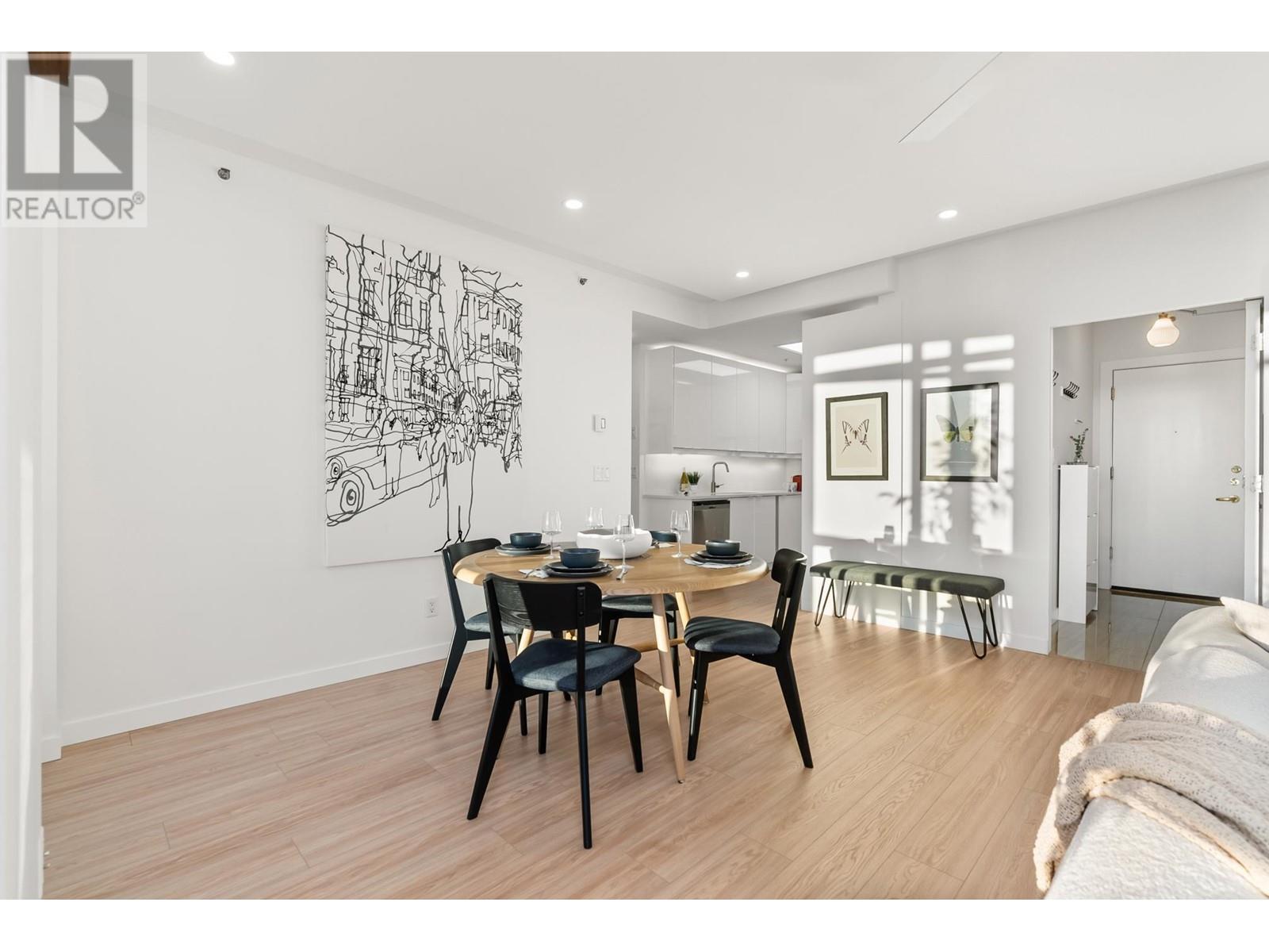 Listing Picture 13 of 38 : 2302 289 DRAKE STREET, Vancouver / 溫哥華 - 魯藝地產 Yvonne Lu Group - MLS Medallion Club Member