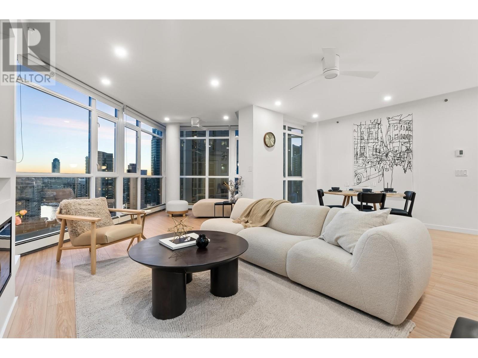 Listing Picture 8 of 38 : 2302 289 DRAKE STREET, Vancouver / 溫哥華 - 魯藝地產 Yvonne Lu Group - MLS Medallion Club Member