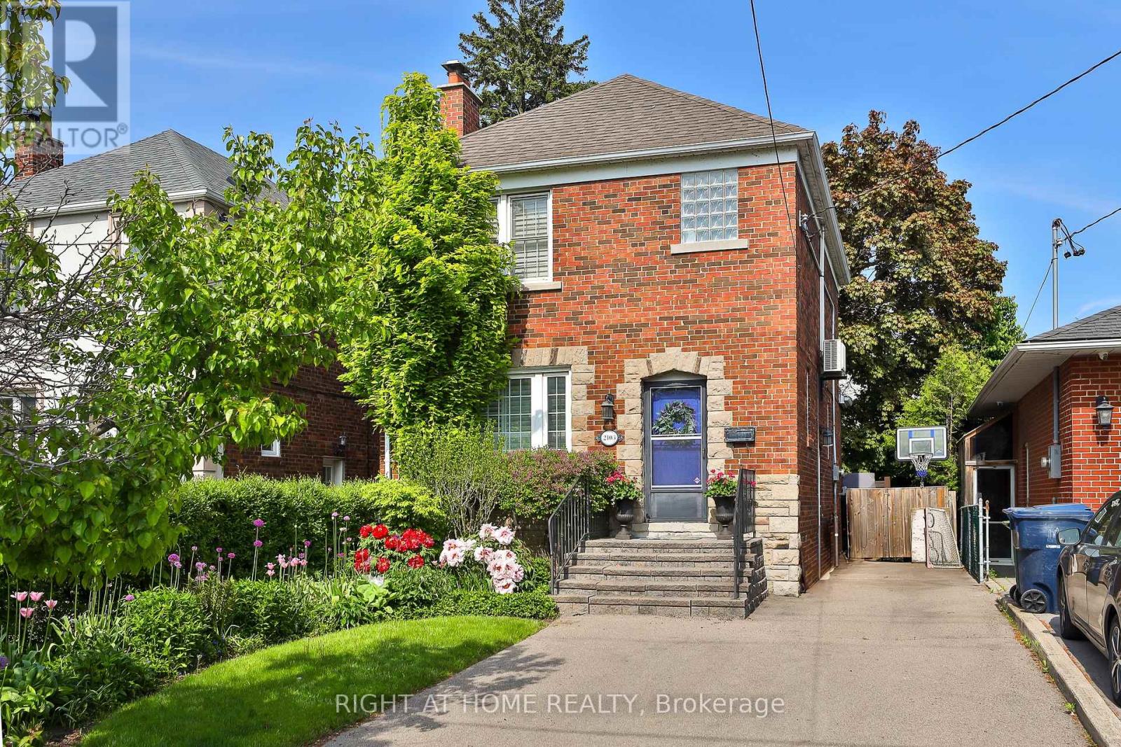 Property at 2103 AVENUE ROAD image 1
