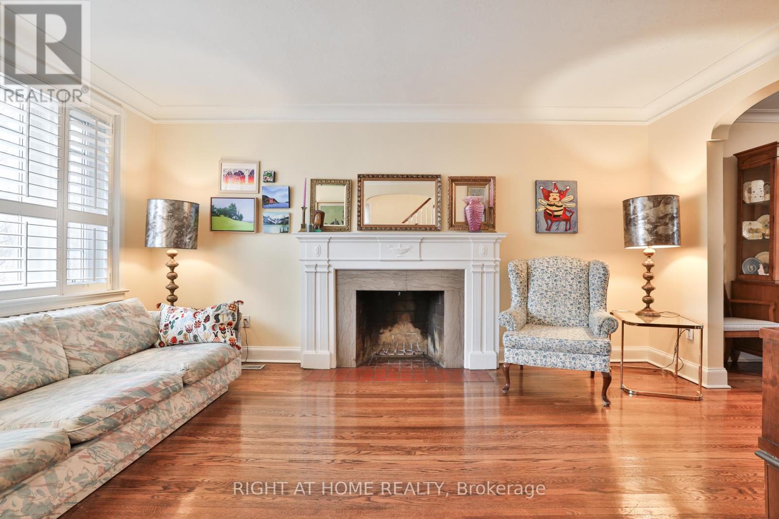 Property at 2103 AVENUE ROAD image 3
