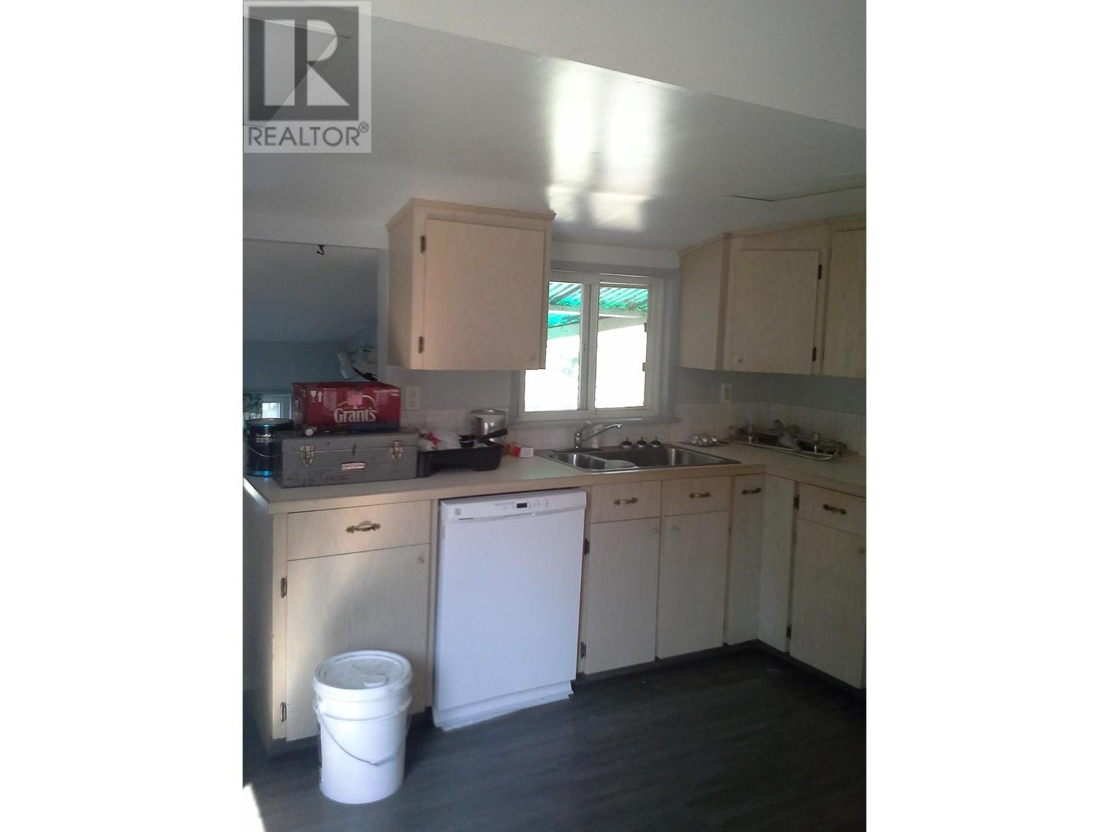 1422 Murdoch Street, Creston, British Columbia  V0B 1G4 - Photo 15 - 10334882