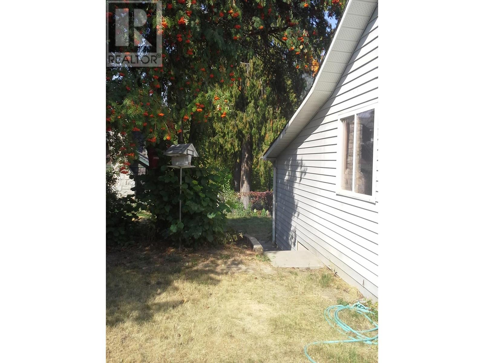 1422 Murdoch Street, Creston, British Columbia  V0B 1G4 - Photo 7 - 10334882
