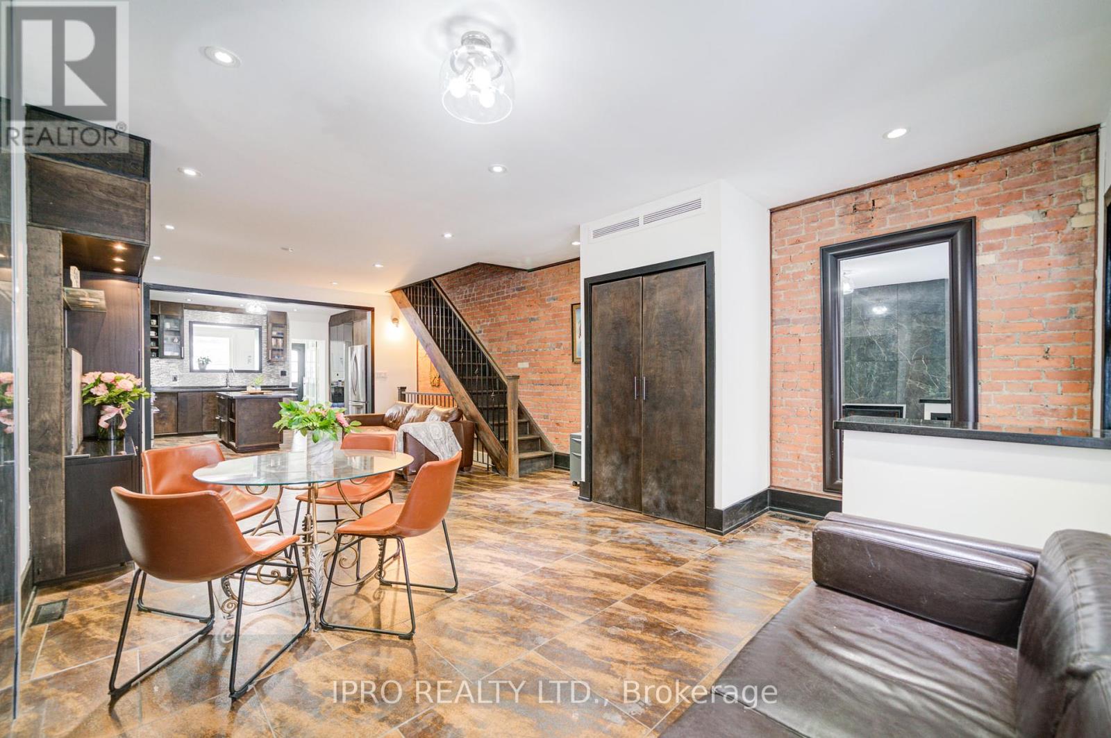 Property at 683 MANNING AVENUE image 4
