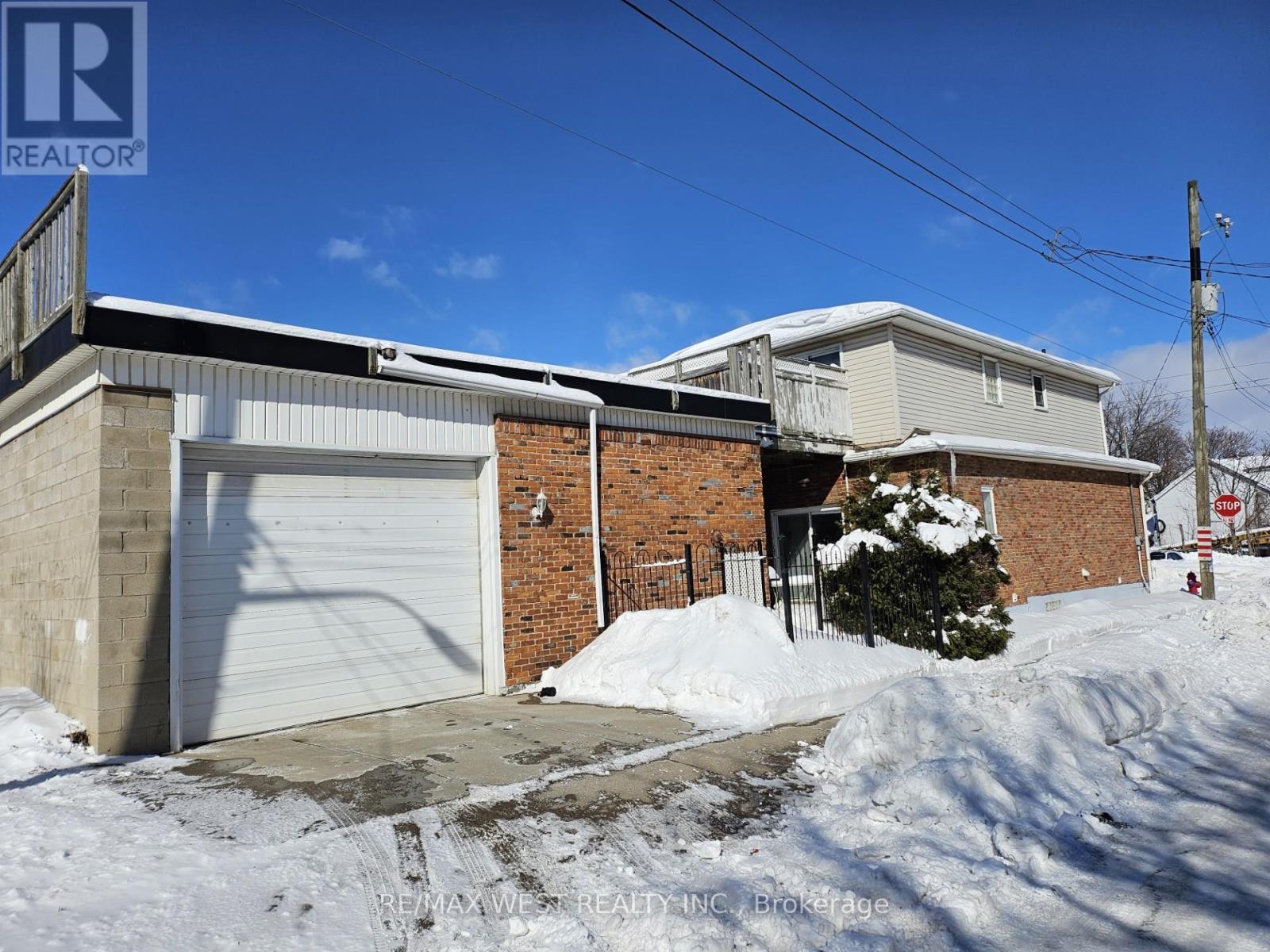 66 Burton Street, Hamilton, Ontario  L8L 3P8 - Photo 2 - X11980242