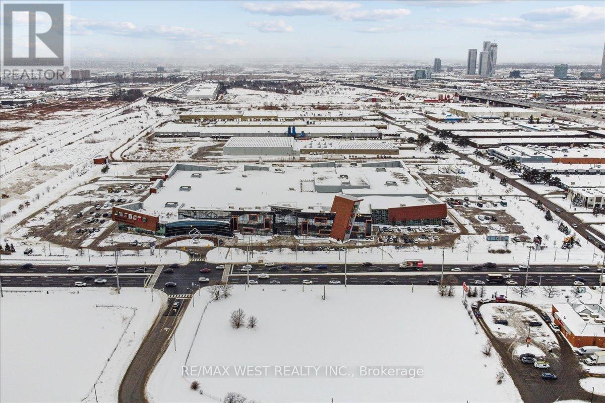 8 Units* - 7250 Keele Street, Vaughan, Ontario  L4K 1Z8 - Photo 4 - N11978711