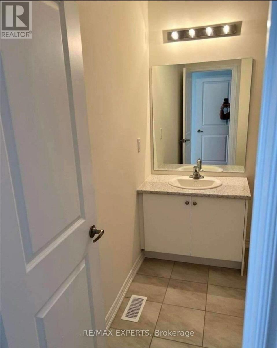 33 Bannister Road, Barrie, Ontario  L9J 0L5 - Photo 13 - S11980357