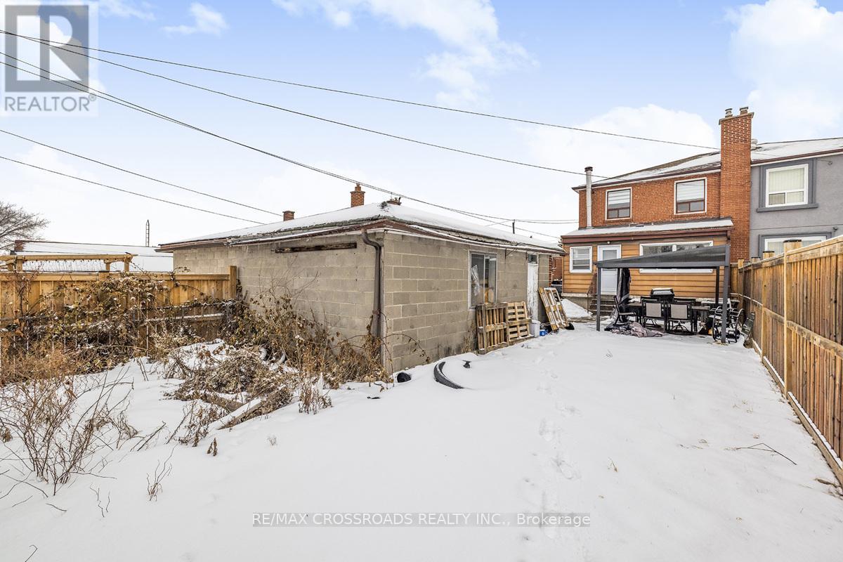 67 Thurrock Road, Toronto (Glenfield-Jane Heights), Ontario  M3L 1P5 - Photo 36 - W11980337