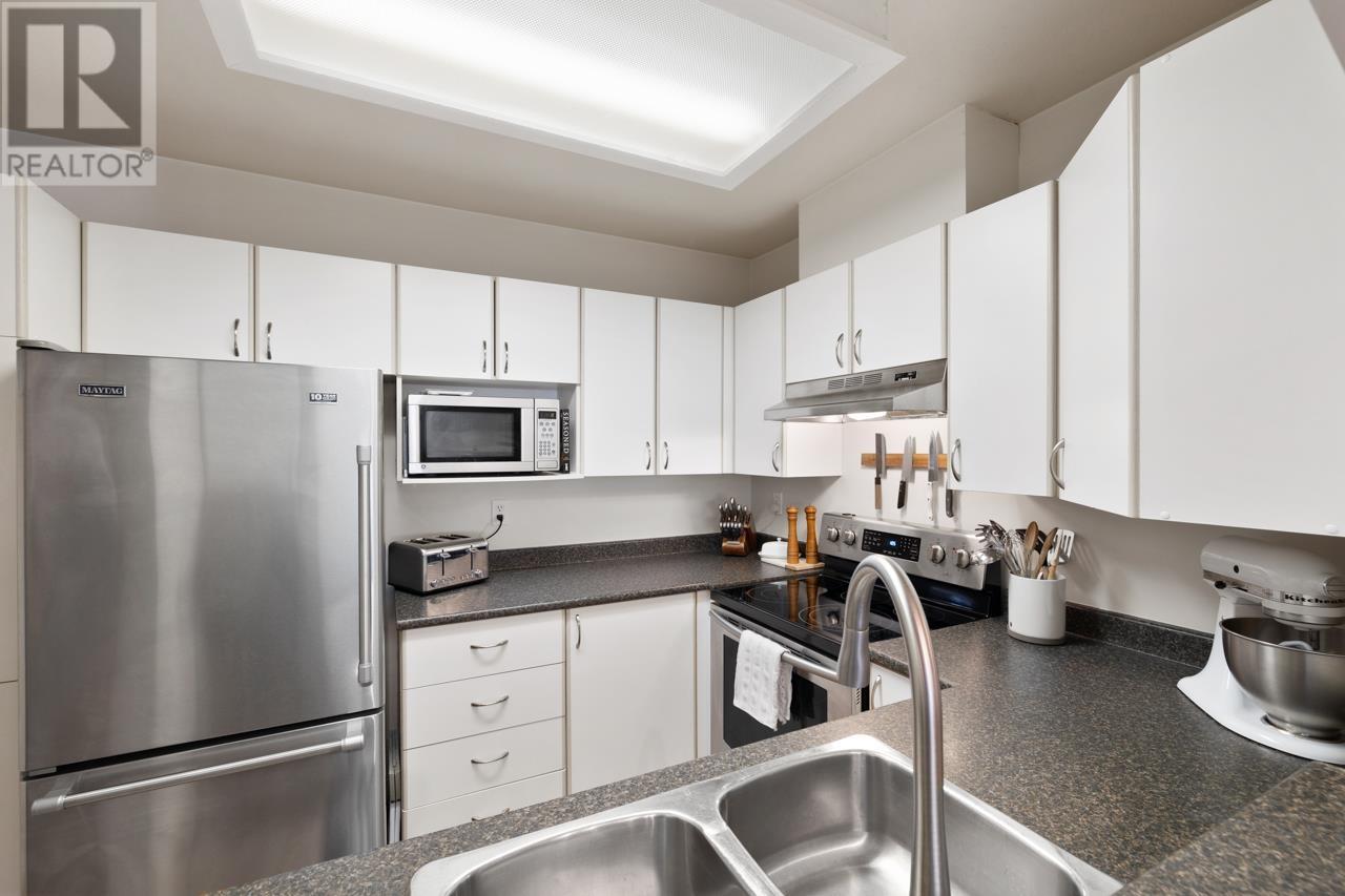 Listing Picture 11 of 35 : 29 5988 HASTINGS STREET, Burnaby / 本拿比 - 魯藝地產 Yvonne Lu Group - MLS Medallion Club Member