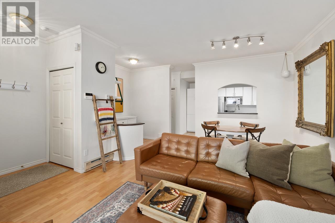 Listing Picture 4 of 35 : 29 5988 HASTINGS STREET, Burnaby / 本拿比 - 魯藝地產 Yvonne Lu Group - MLS Medallion Club Member