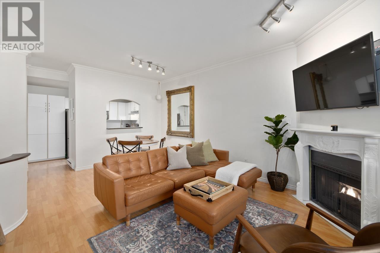 Listing Picture 5 of 35 : 29 5988 HASTINGS STREET, Burnaby / 本拿比 - 魯藝地產 Yvonne Lu Group - MLS Medallion Club Member