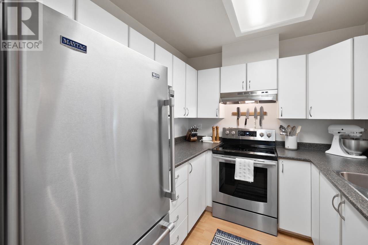 Listing Picture 13 of 35 : 29 5988 HASTINGS STREET, Burnaby / 本拿比 - 魯藝地產 Yvonne Lu Group - MLS Medallion Club Member