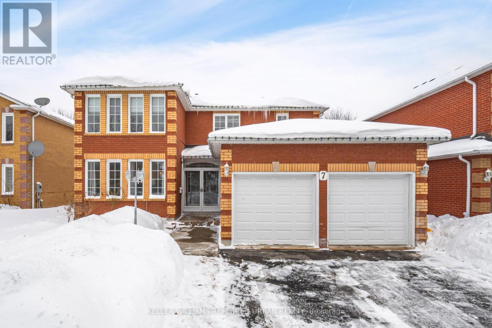 7 HOLMES CRESCENT, Ajax, Ontario