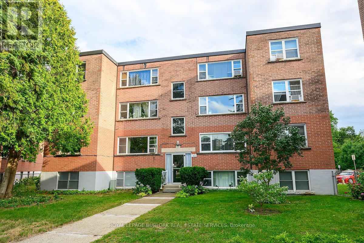 9 - 2422 New Street, Burlington (Brant), Ontario  L7R 1J6 - Photo 4 - W11980390