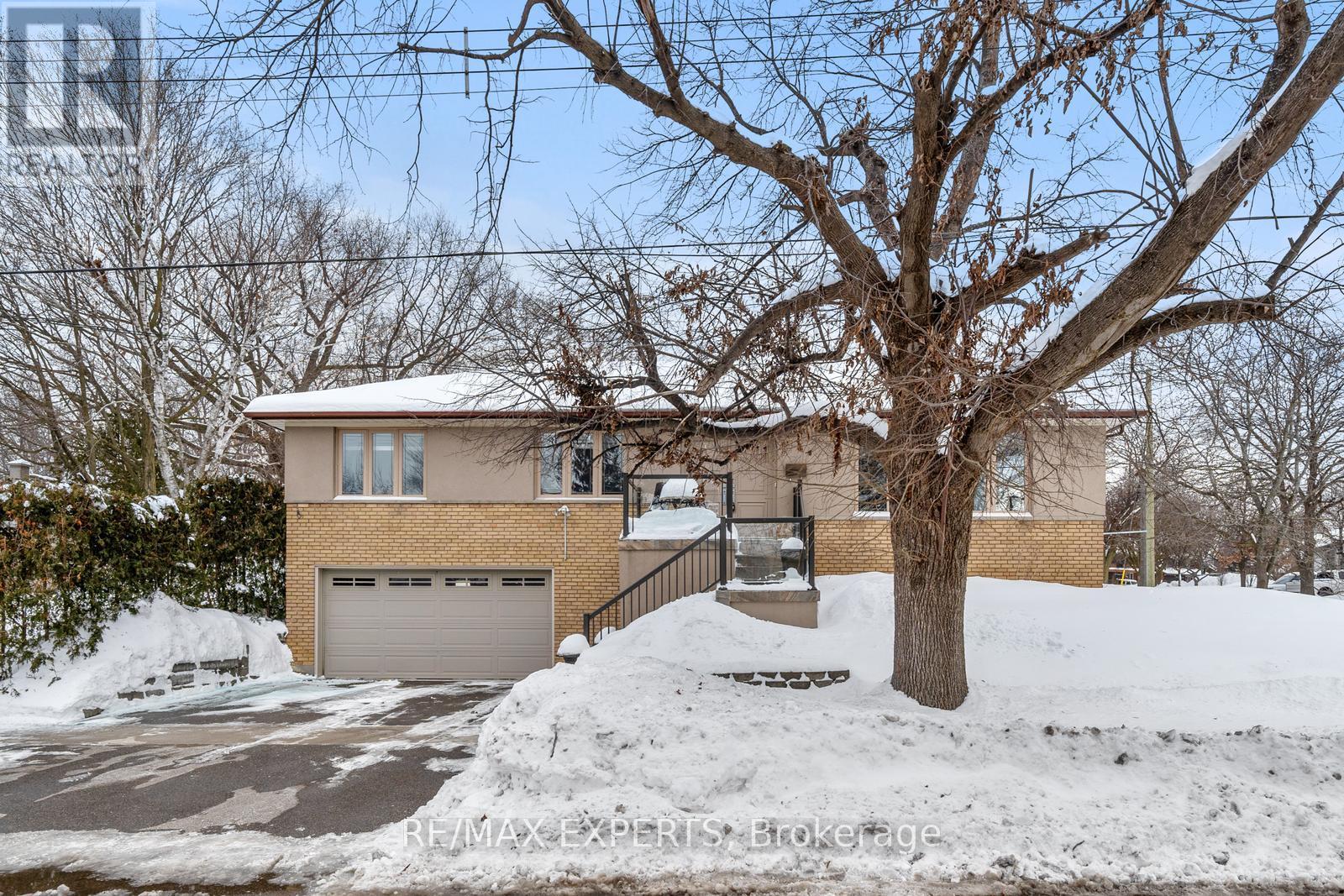 100 Antioch Drive, Toronto, Ontario  M9B 5V4 - Photo 2 - W11980443