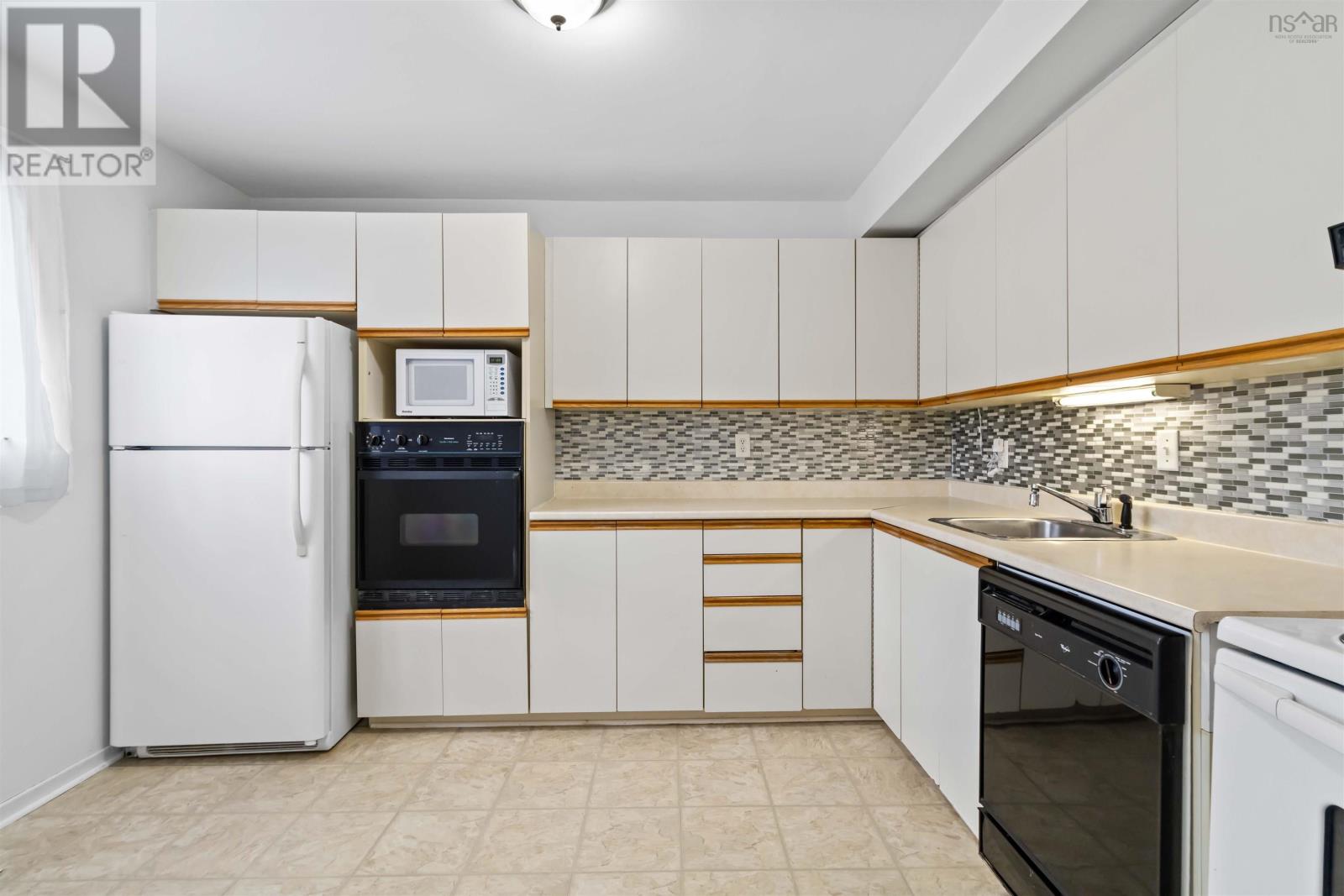 19 Forestside Crescent, Halifax, Nova Scotia  B3M 1M5 - Photo 7 - 202503256