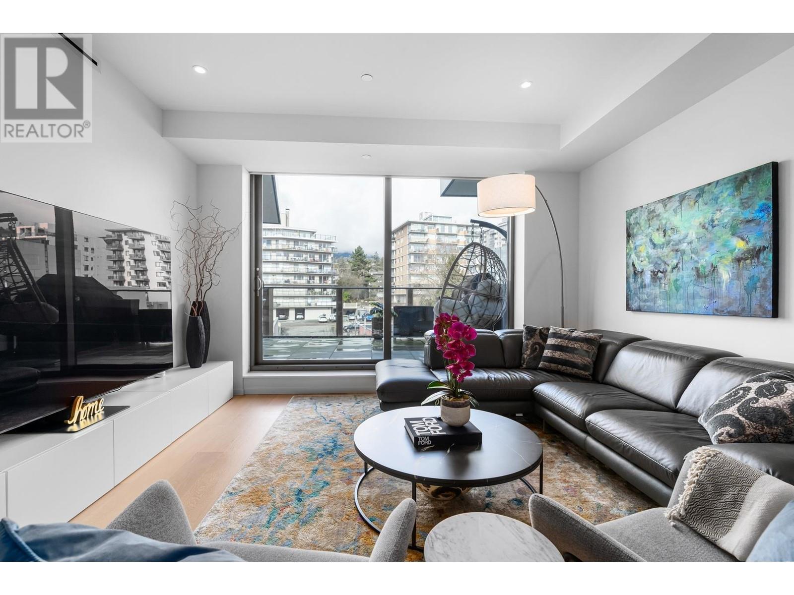 310 1355 Bellevue Avenue, West Vancouver, British Columbia  V7T 0B4 - Photo 4 - R2968725